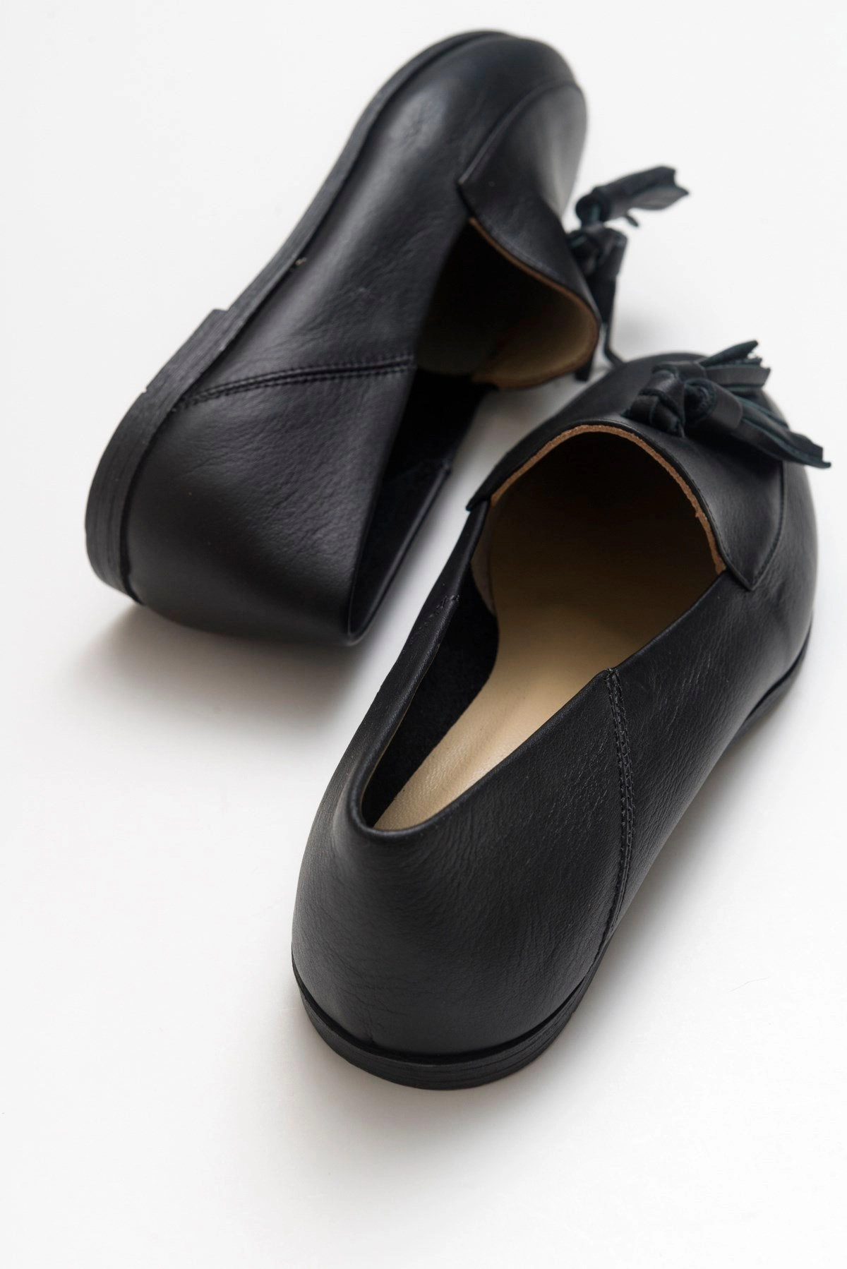 Forever & Always Womens Mona Soft Leather Tassel Loafer
