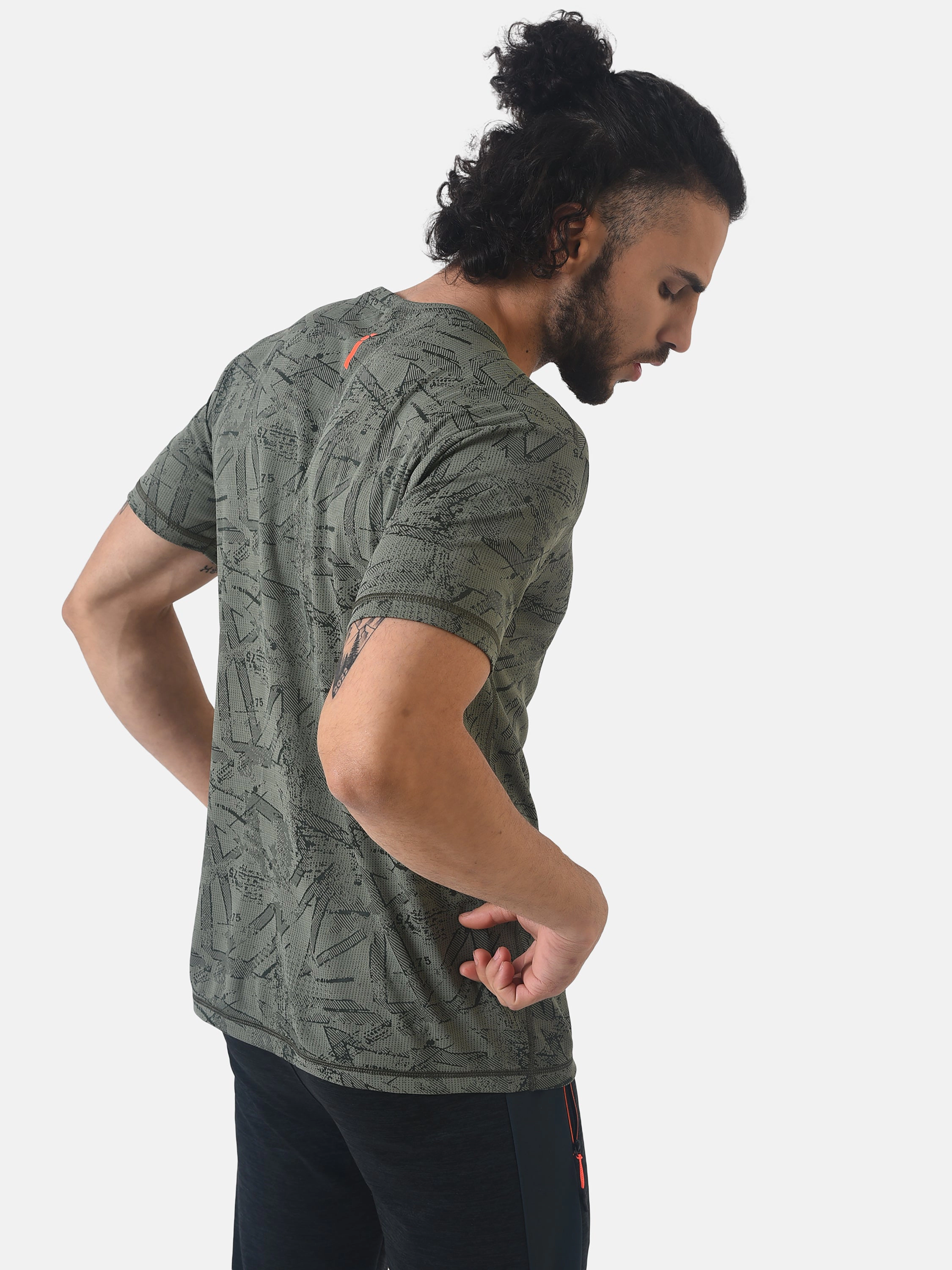Cahoot Men's Graphic Design Stylish Activewear & Sports T-Shirts
