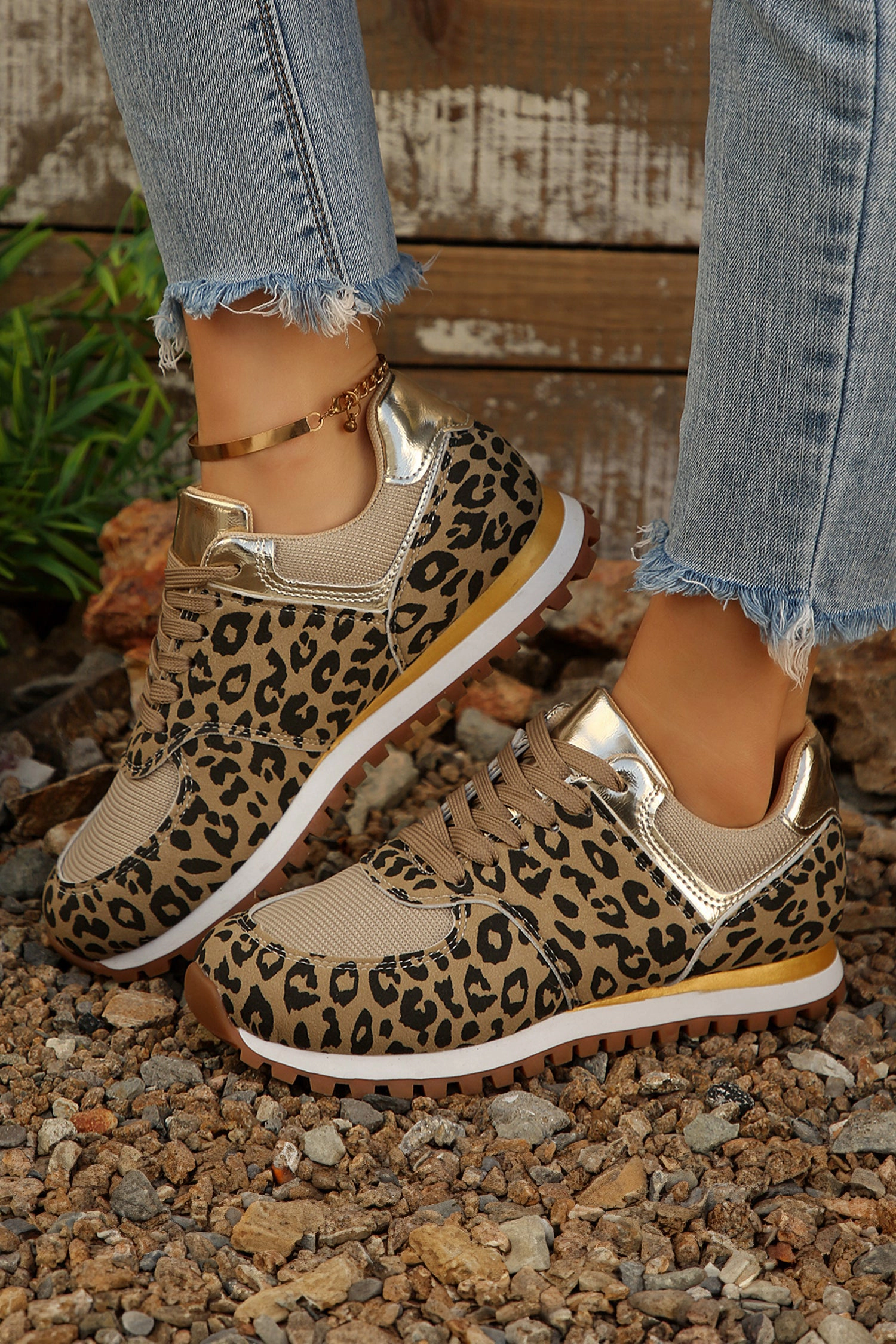 Threaded Pear Womens Romy Patchwork Leopard Lace-Up Sneakers