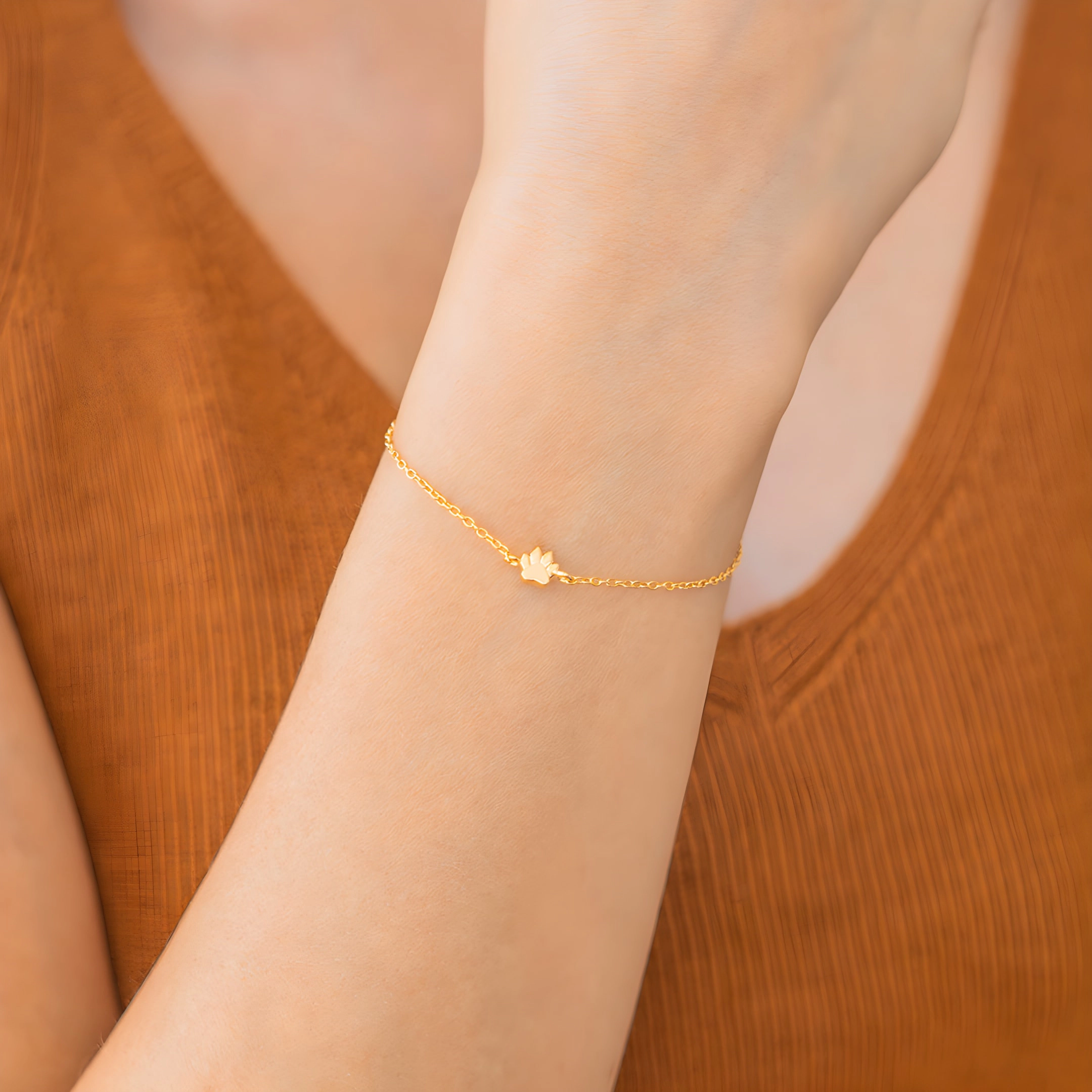 Mint & Lily Women's Tiny Pawprint Bracelet
