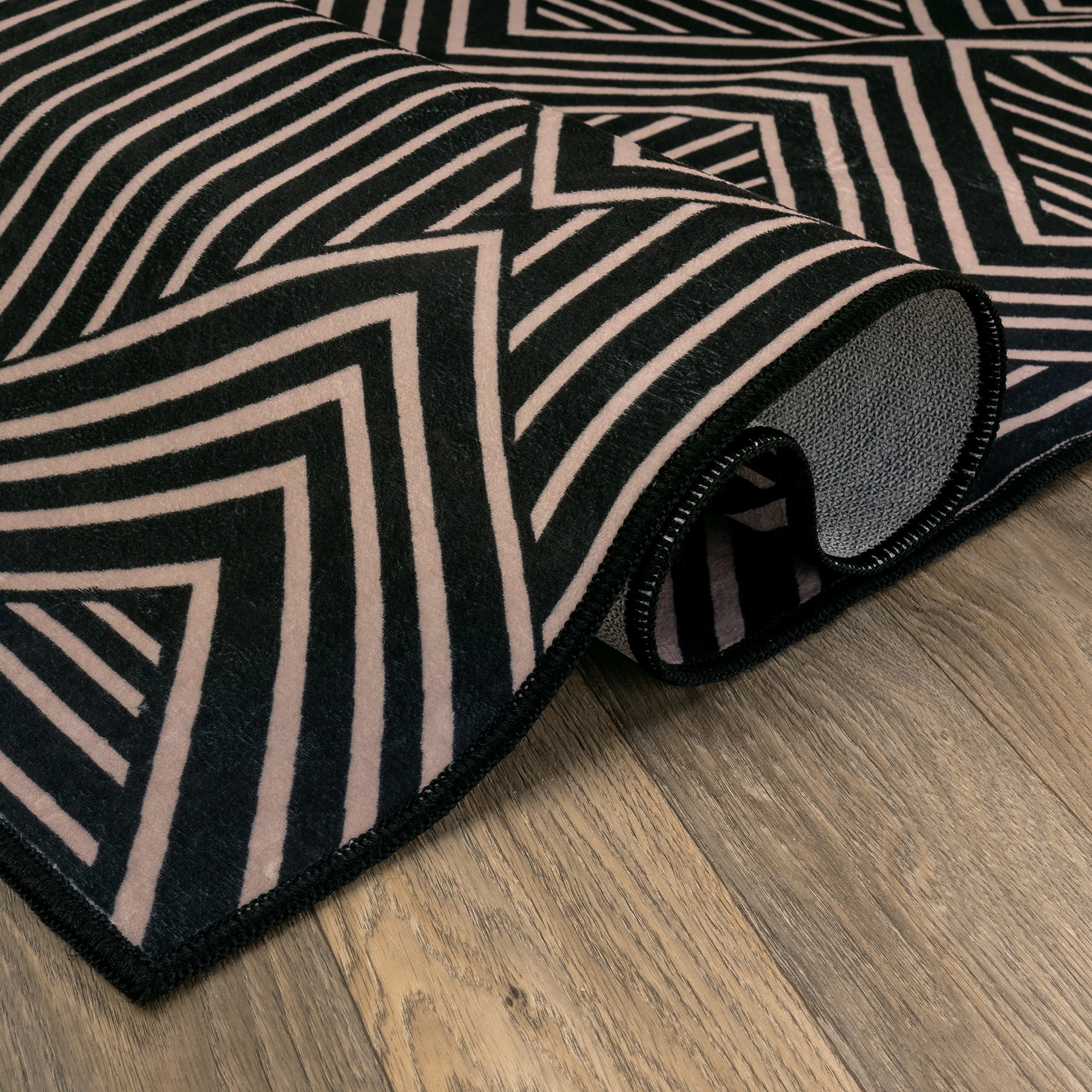 World Rug Gallery Chevron Diamond Machine Washable Indoor Area Rug