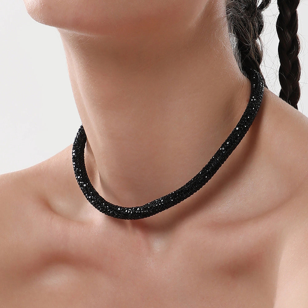 SOHI Women's Onyx Black the Jingle Collar Necklace