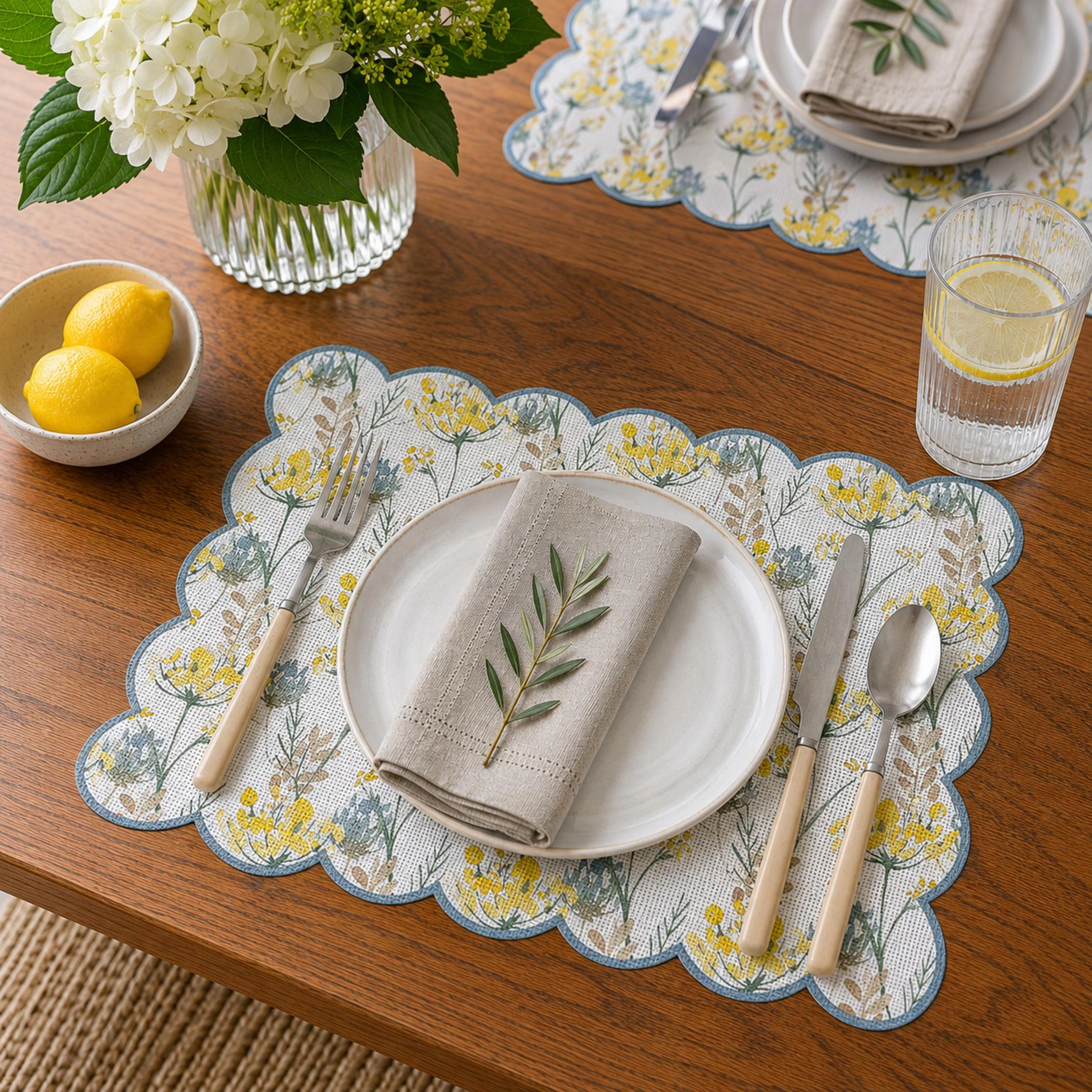 Dainty Home Floral Woven Vinyl Scalloped Border Reversible 13" x 19" Placemat Set of 6