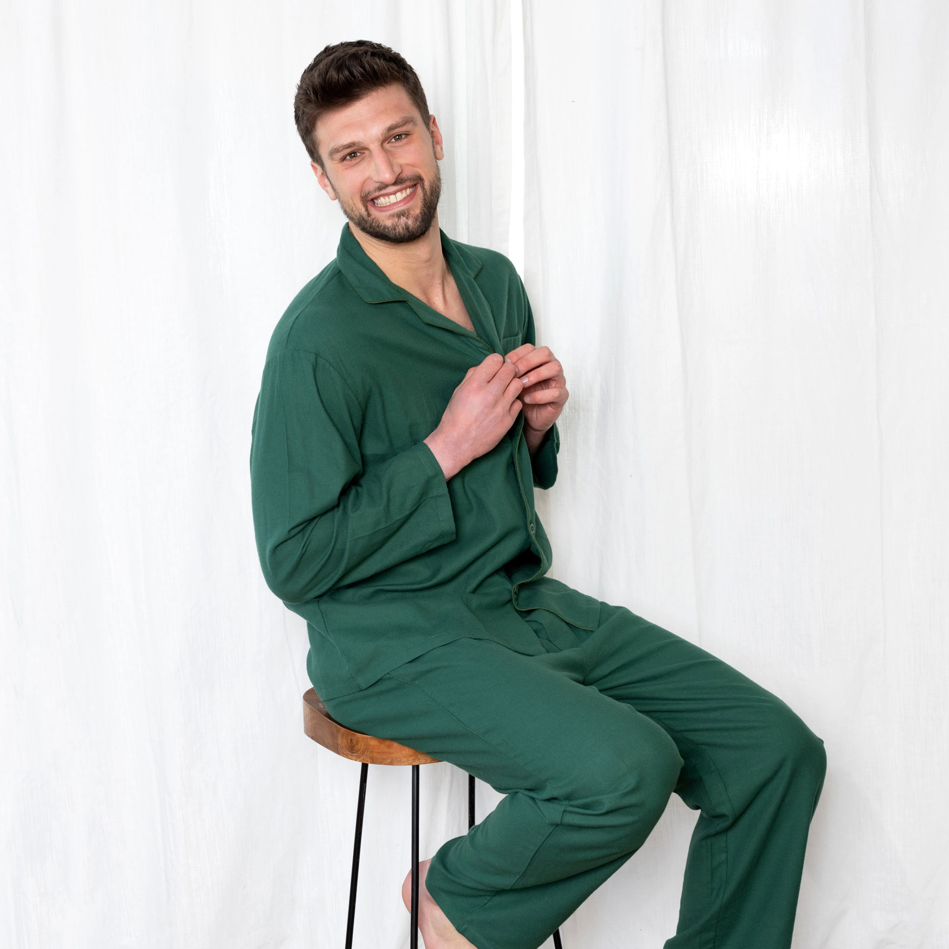 Leveret Men's 2-pc Holiday Solid Cotton Flannel Pajamas