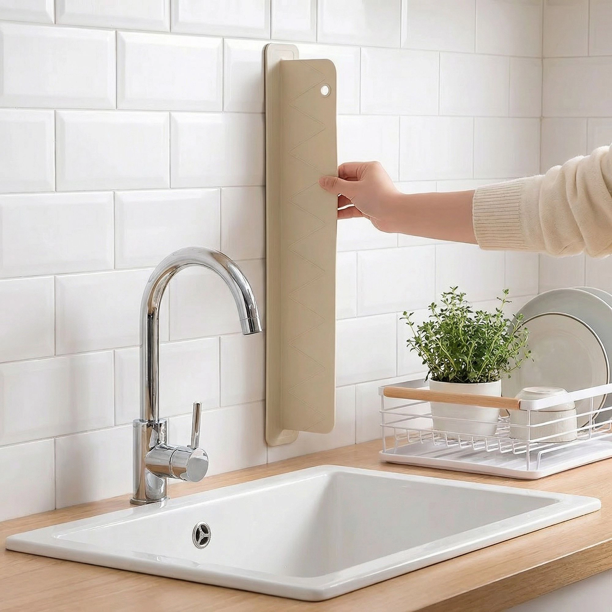 Alilang Unisex 2-PC Kitchen Sink Splash Guard Silicone Water Barrier for Faucet Anti Splash Counter Protector Easy Clean