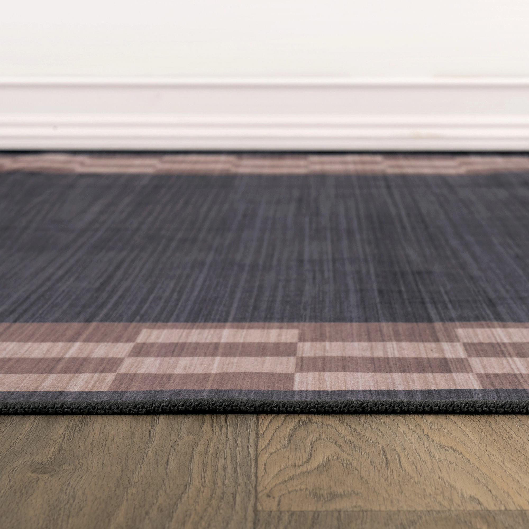 World Rug Gallery Checkerboard Border Machine Washable Indoor Area Rug