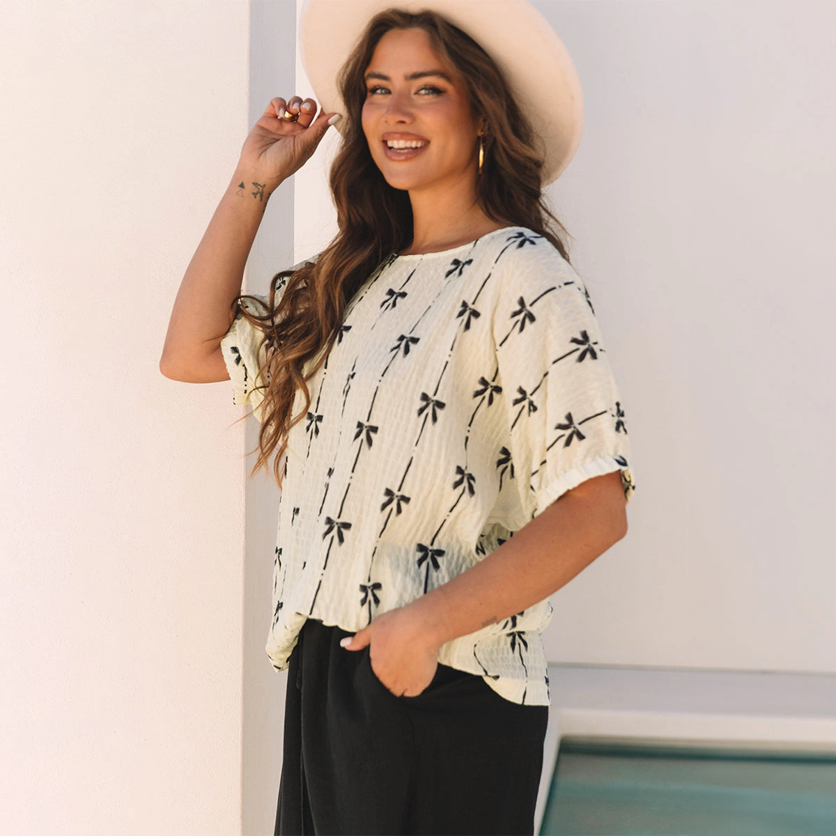 Sol Living Womens Bow Print Puff Short Sleeve Top