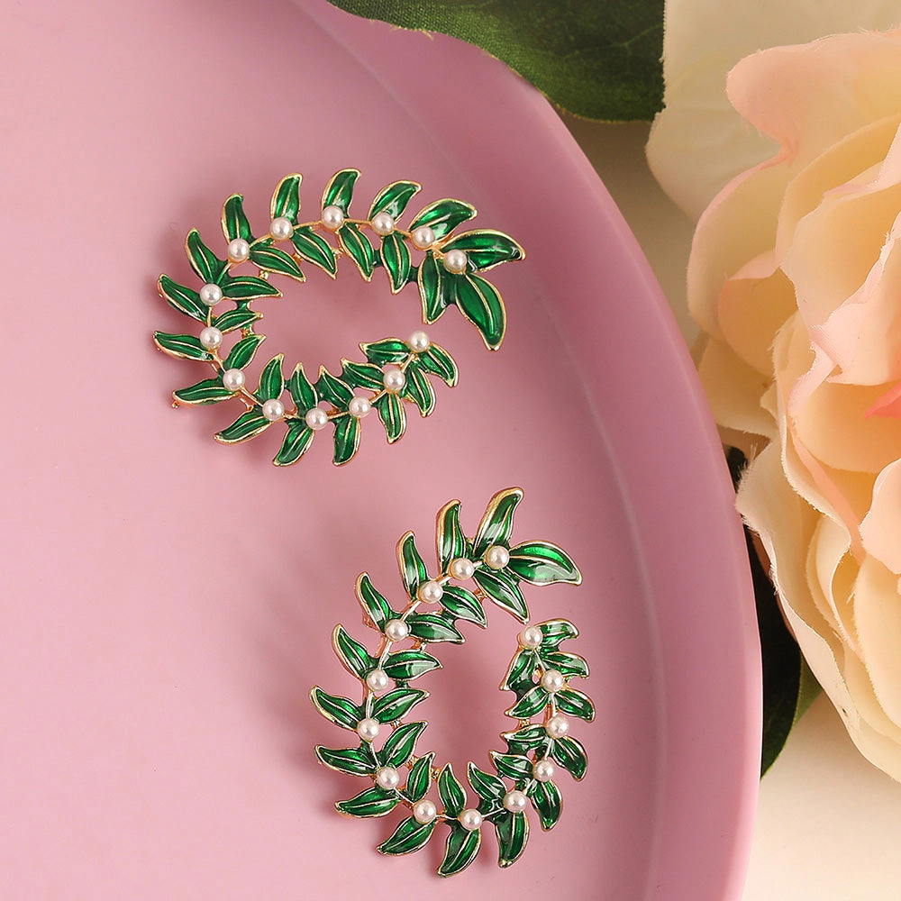 SOHI Women's Green Wreath Drop Earrings