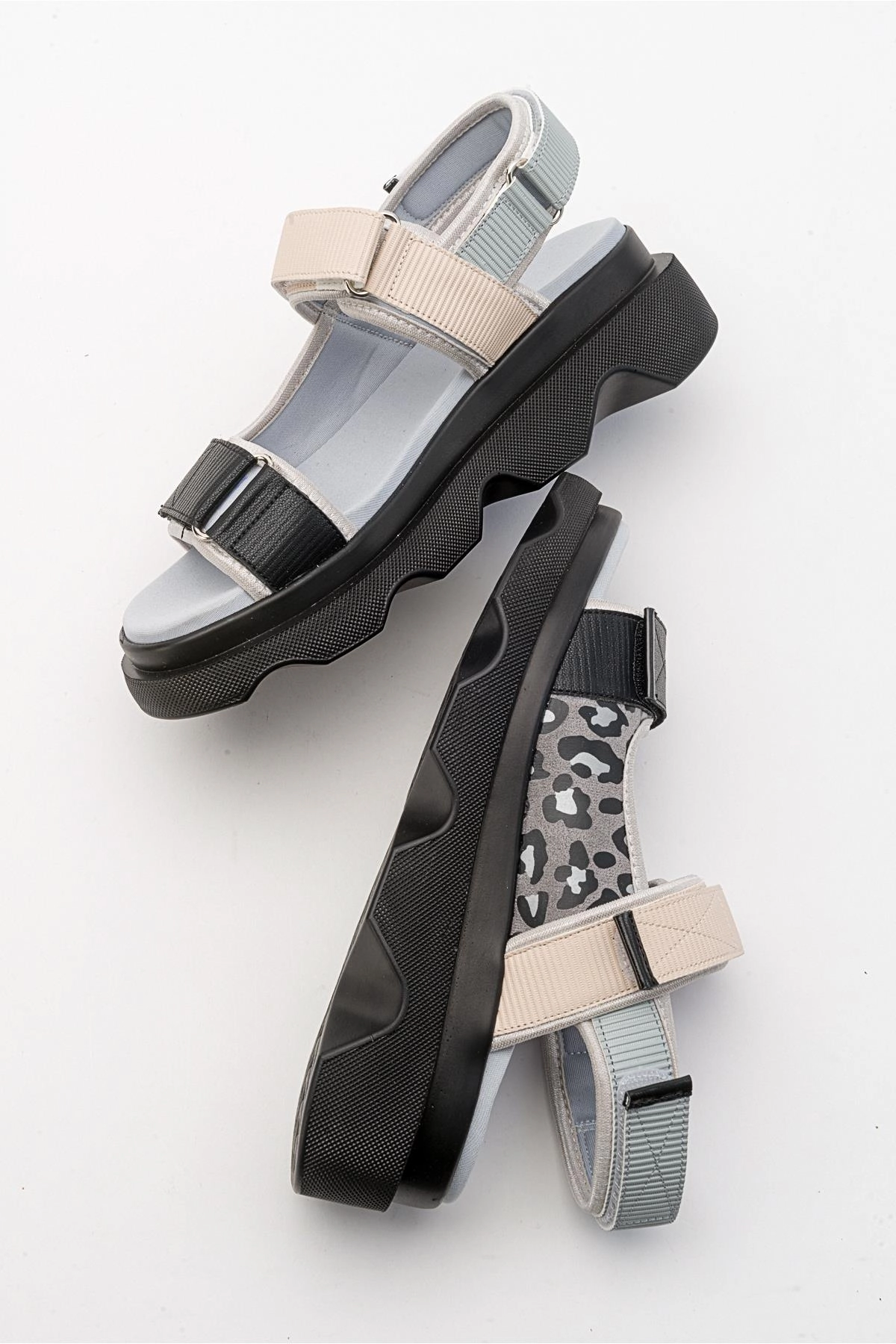 Prologue Shoes Womens Tedy Velcro Strap Sandal