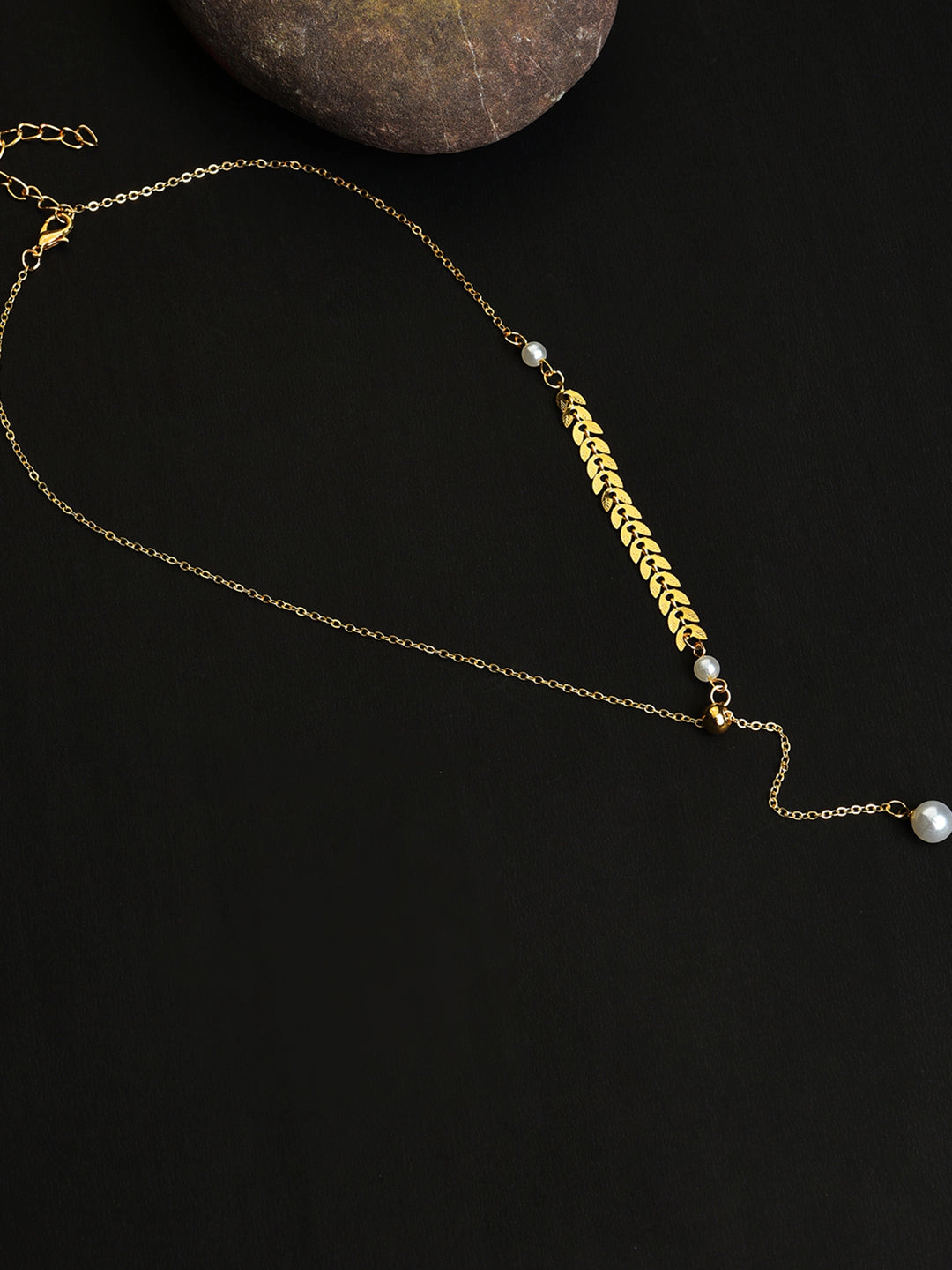 SOHI Women's Gold-Plated White Brass Pearl Beaded Necklace