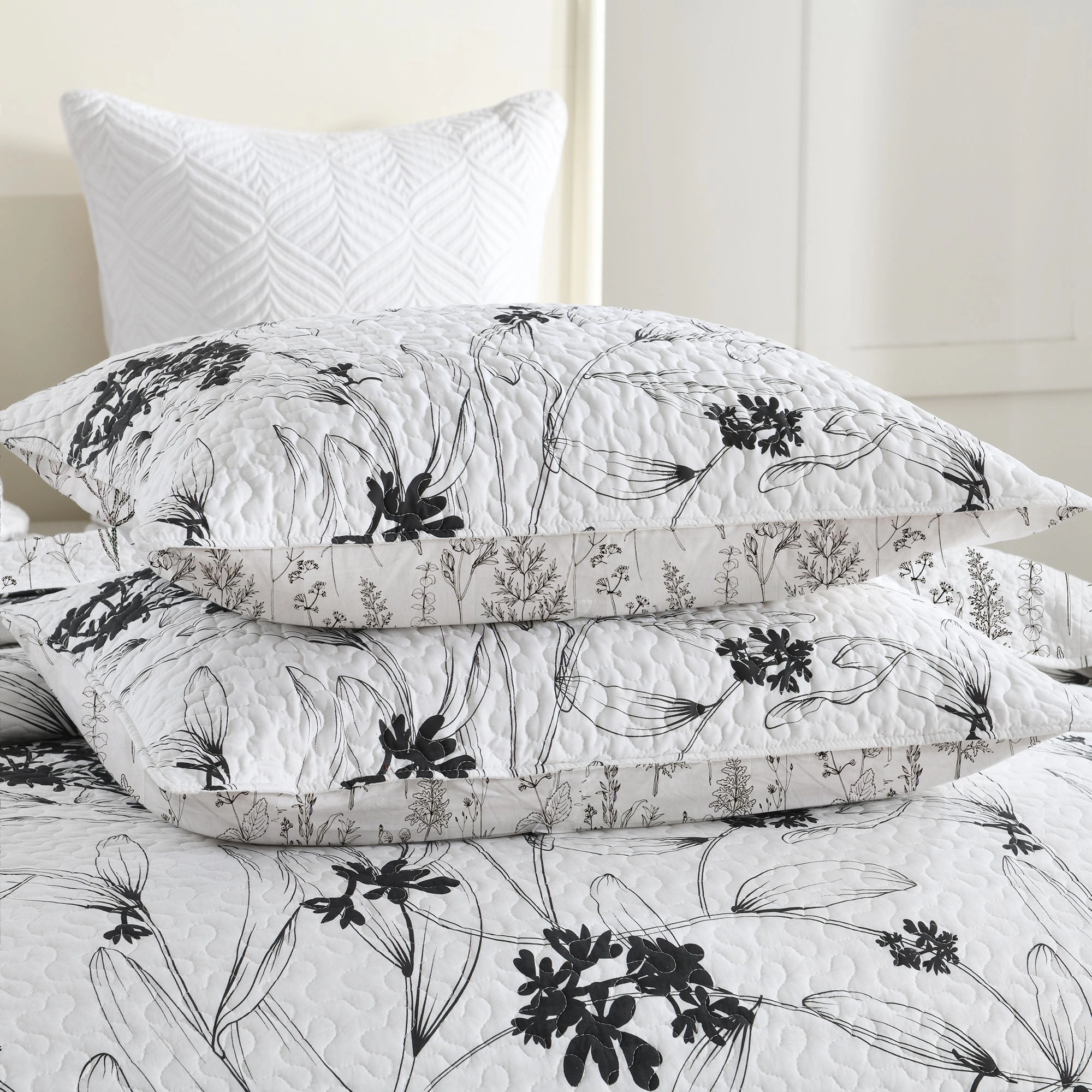 MarCielo 3 Pieces Polyester Black and White Botanical Floral Quilt Bedspread Set