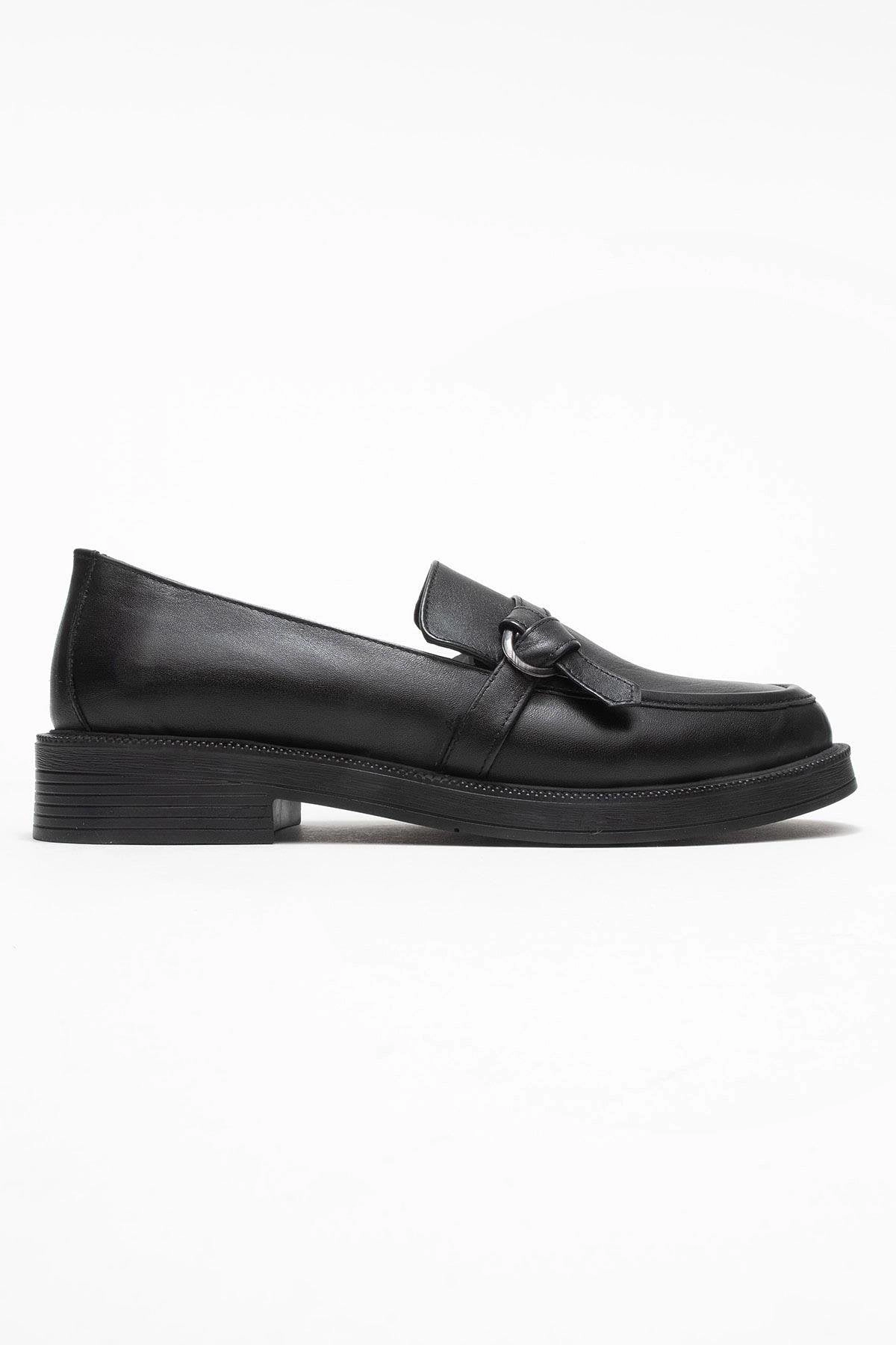 Forever & Always Womens Galea Buckled Leather Loafers