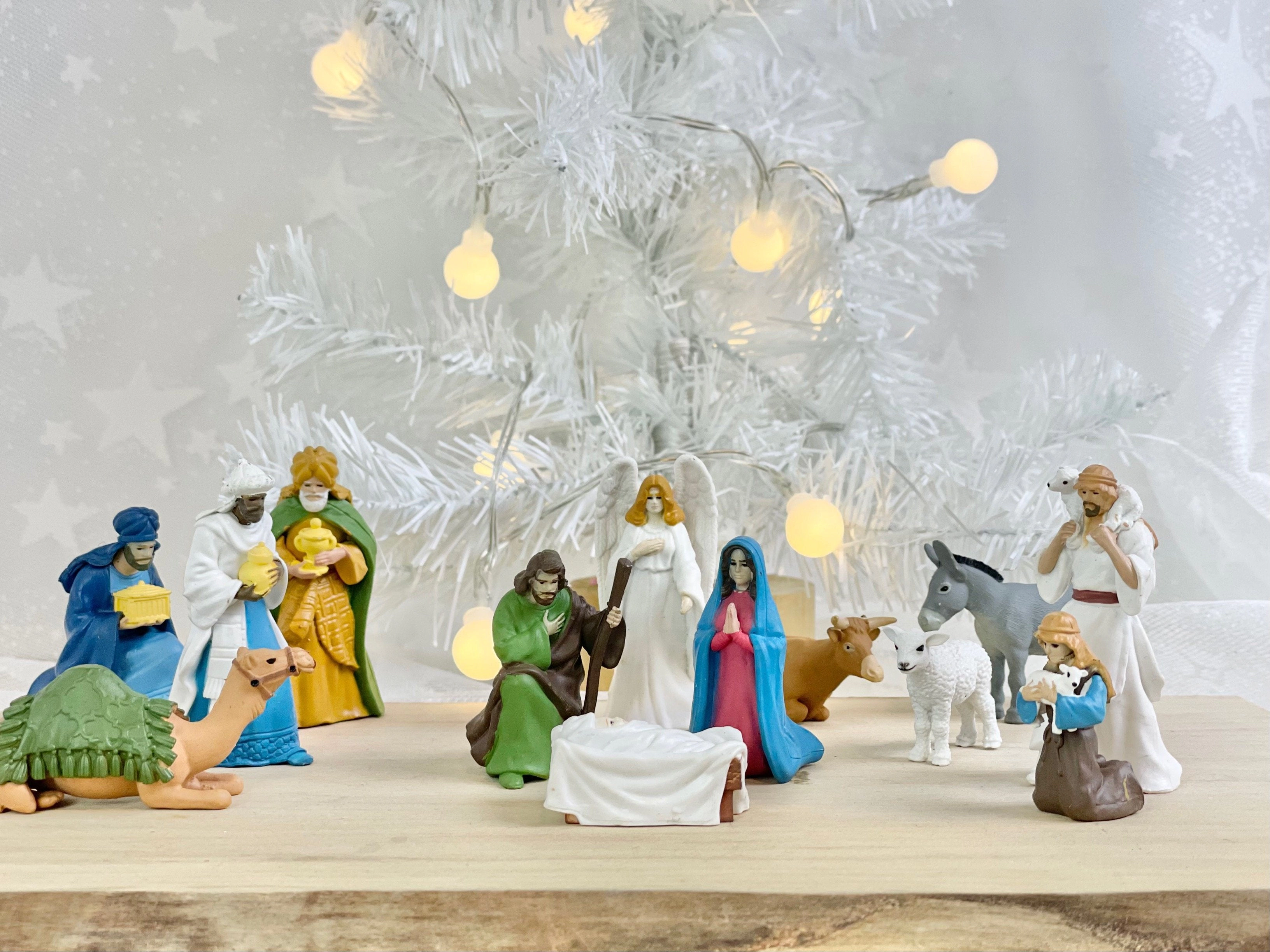 Safari Ltd. - Nativity Super TOOB - contains 13 Mini Figurines