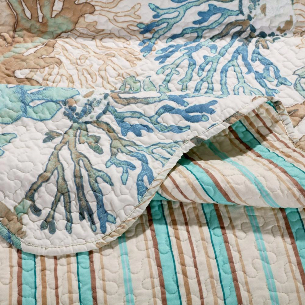 Barefoot Bungalow Atlantis Seashells 3 Piece Quilt & Pillow Sham Set