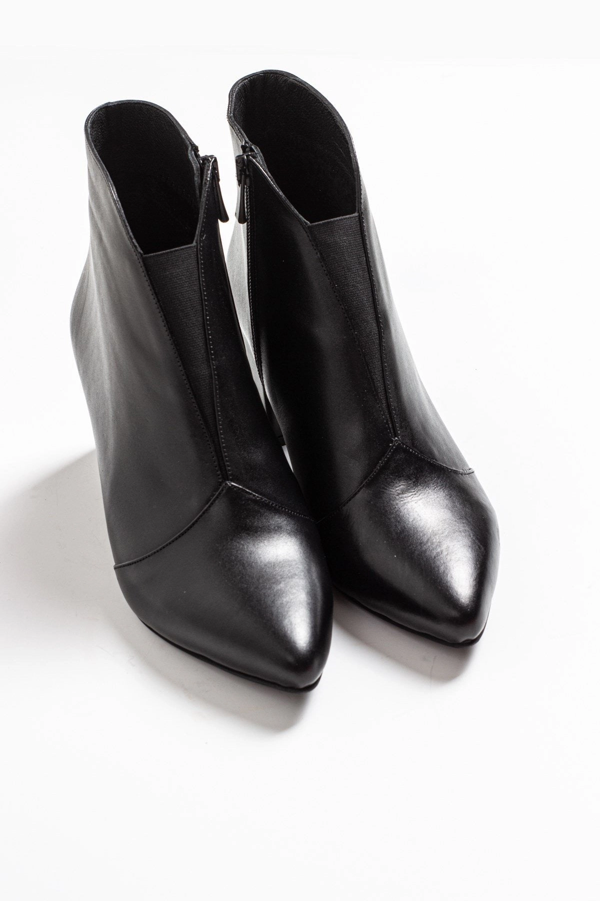 Forever & Always Womens Finda Leather Block Heel Boots