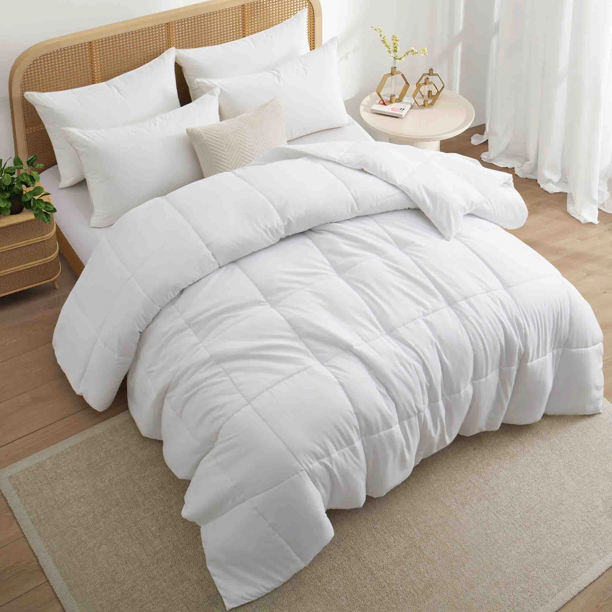 PEACENEST Lightweight Down Alternative Comforter Soft Duvet Insert
