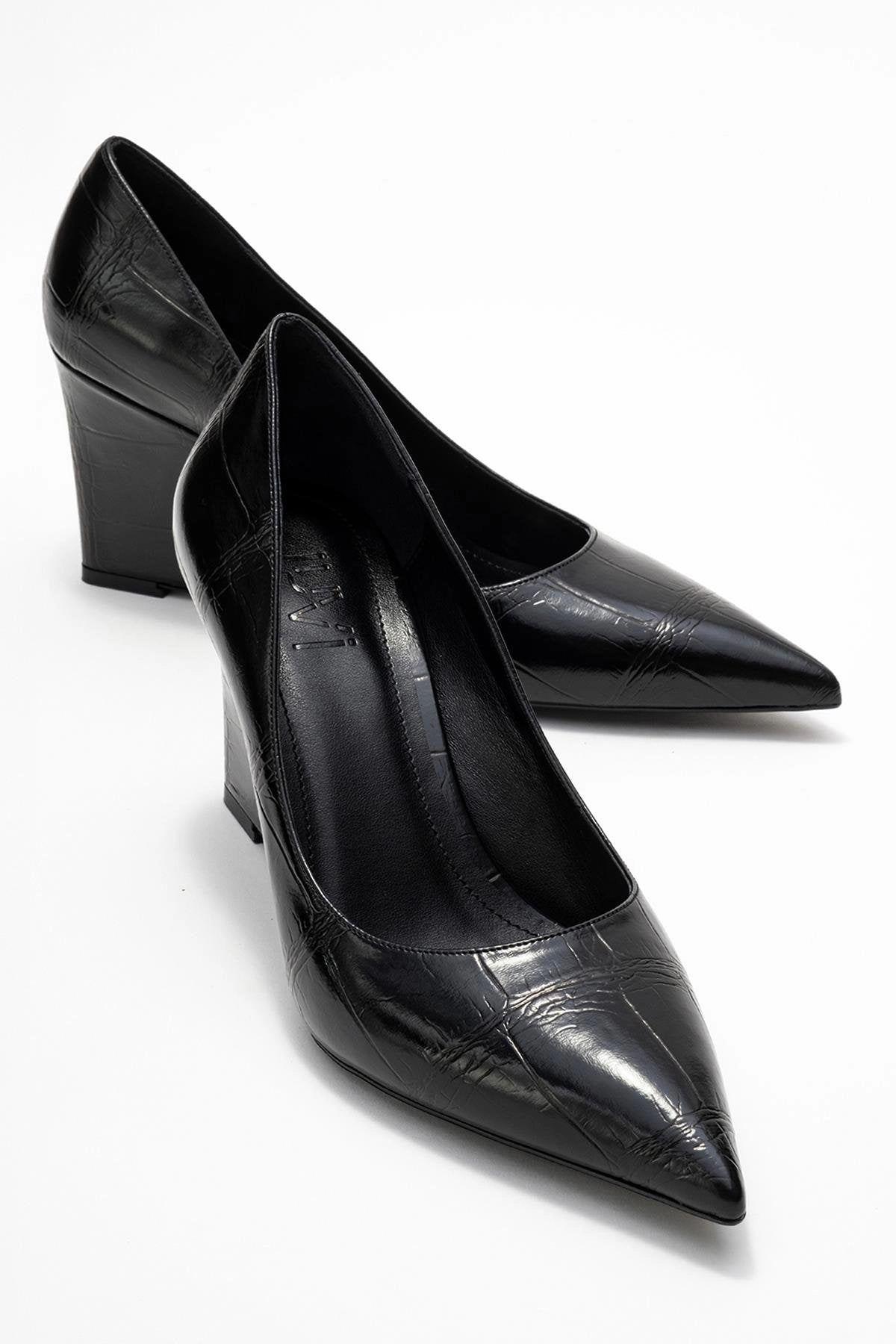 Prologue Shoes Womens Puera Pointed Toe Wedge Pump