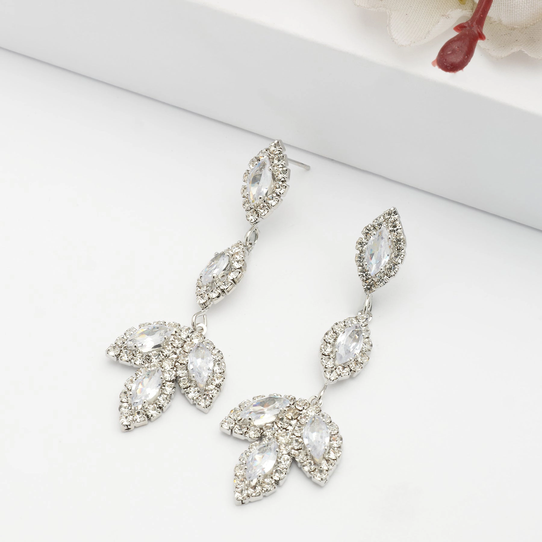 AGP PARIS Womens Sparkling Leafy Drop Earrings