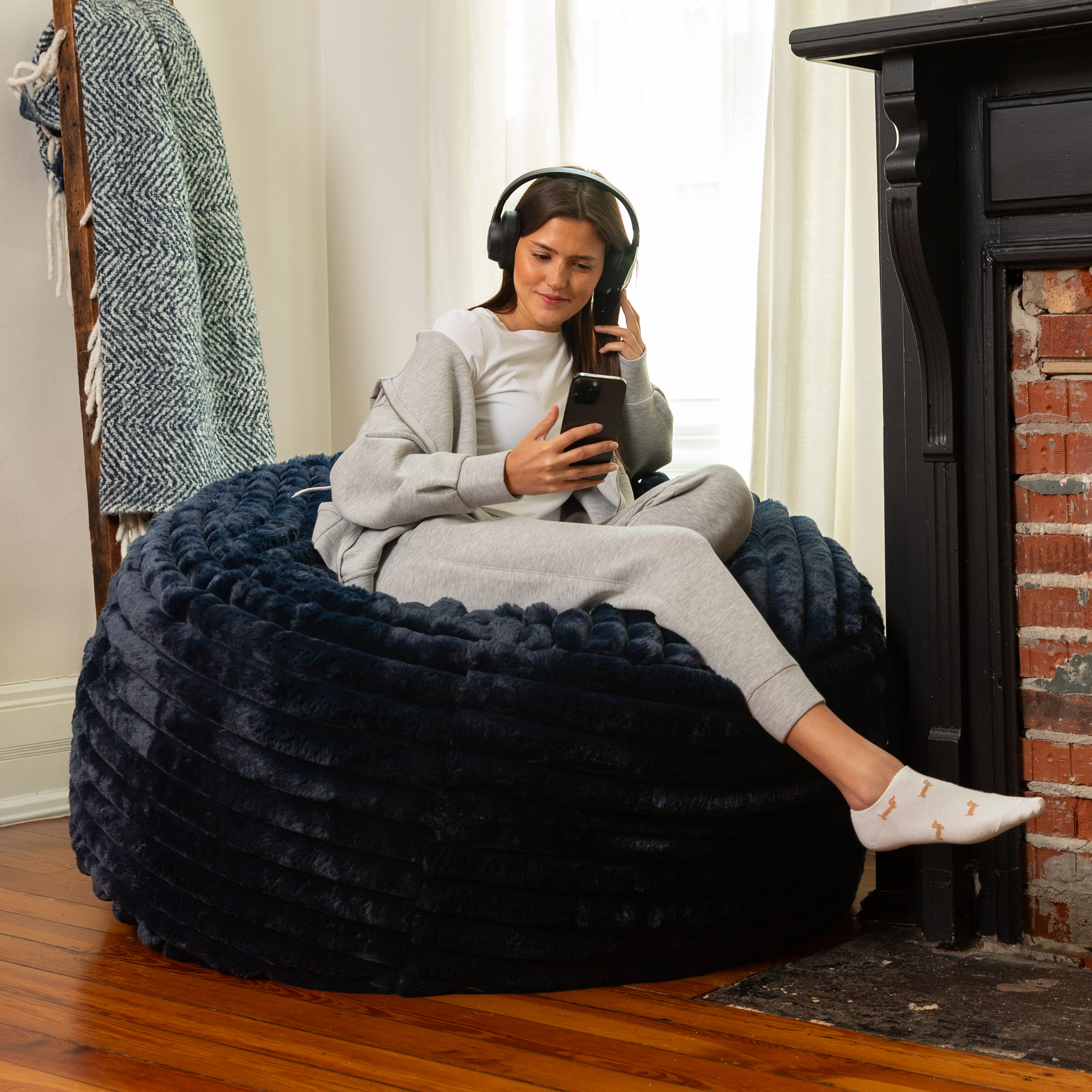 Jaxx Saxx 4ft - Large Round Bean Bag for Adults Made the USA Luxuriously Soft Plush Faux Fur