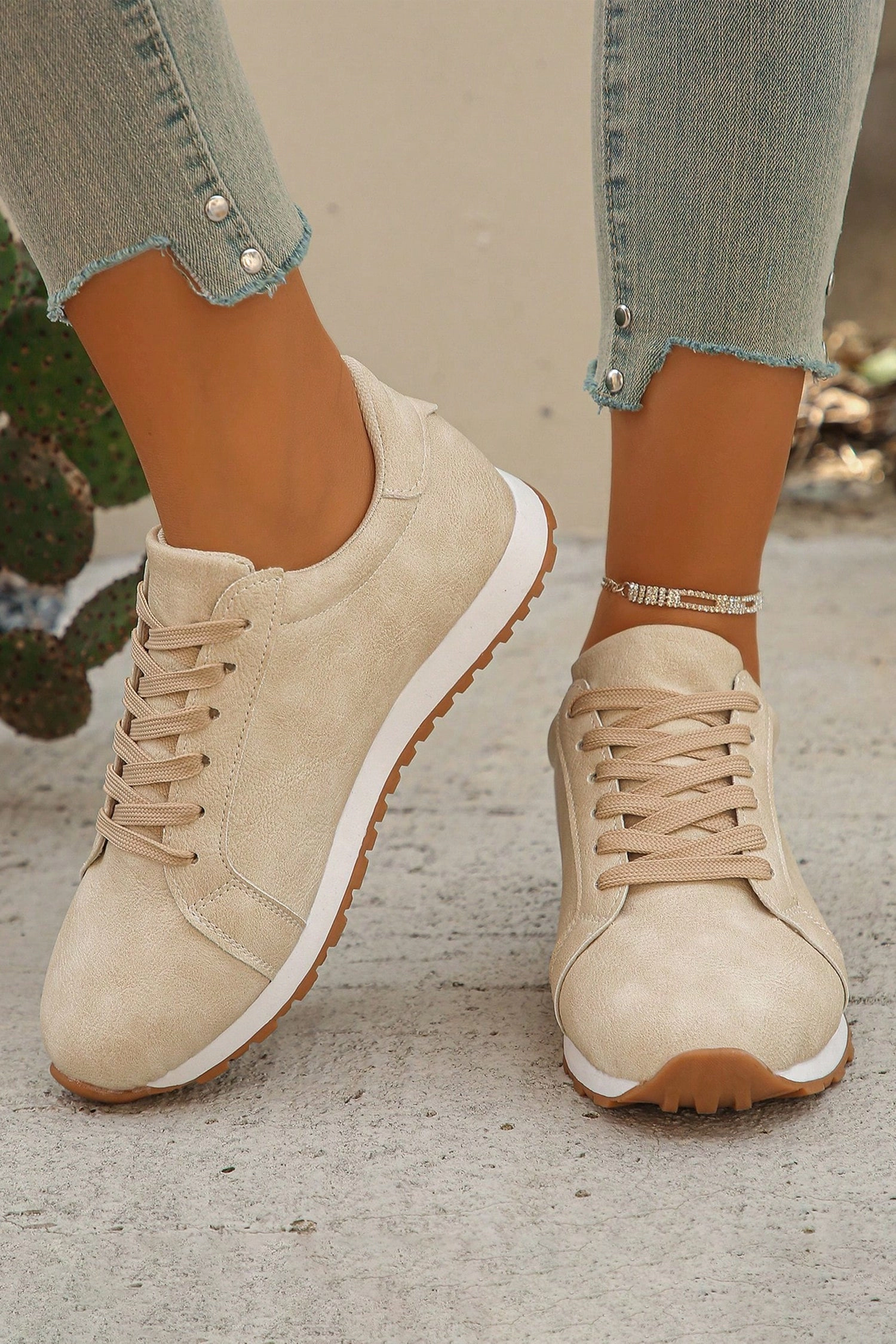 Threaded Pear Women's Wren Suede Lace Up Sneakers