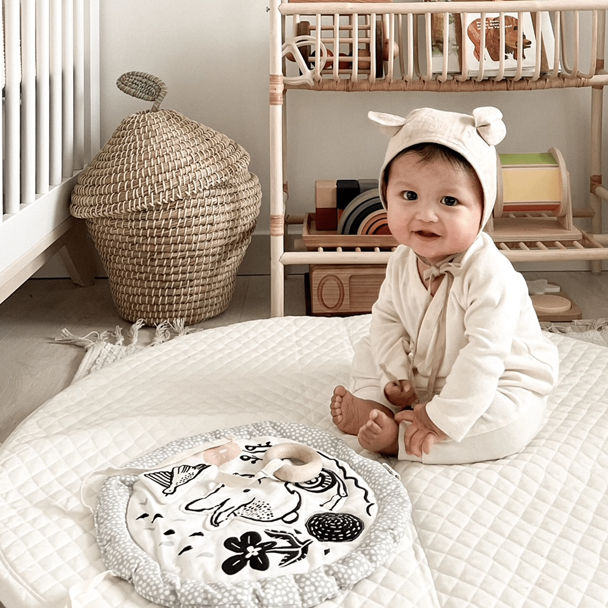 Wee Gallery Meadow Activity Pad - Organic Cotton Sensory Tummy Time Mat