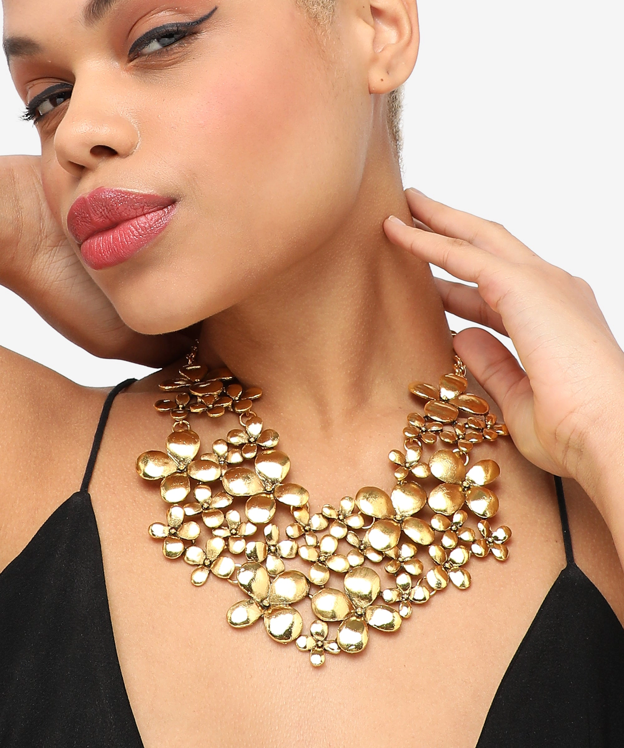 SOHI Women's Purple Cluster Flora Statement Necklace