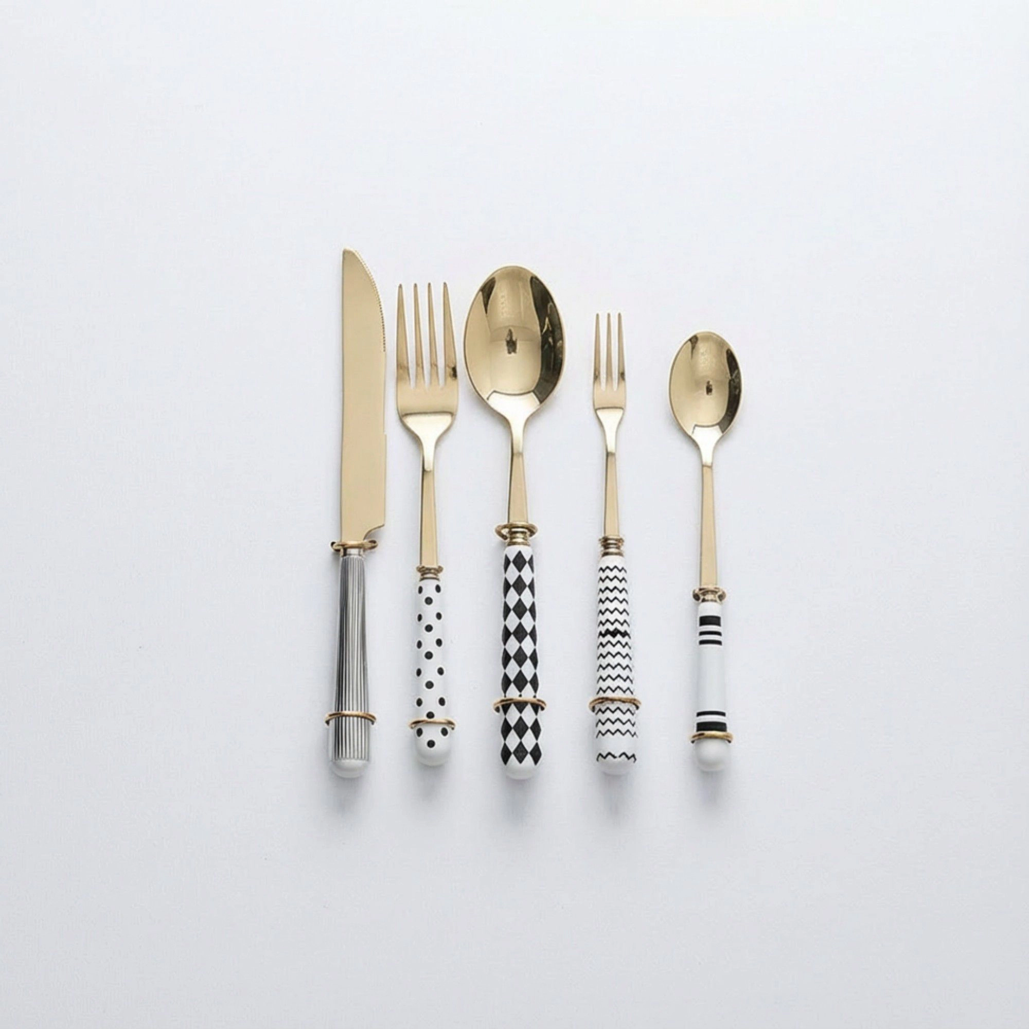 Alilang Unisex Mixed Handle Stainless Steel Flatware Set with Patterned Grip Design 5-Piece-Set