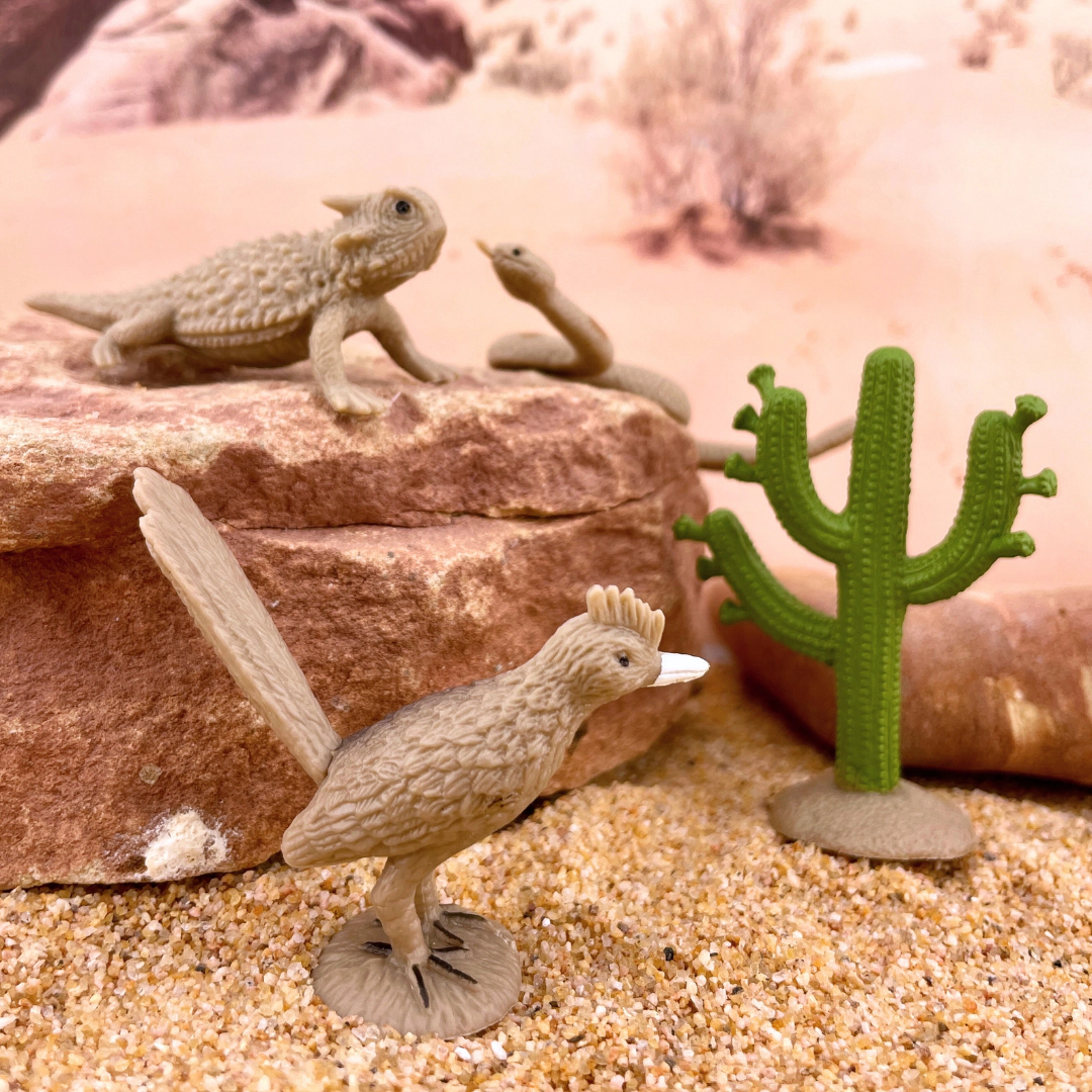 Safari Ltd. - Desert TOOB - contains 11 Mini Figurines