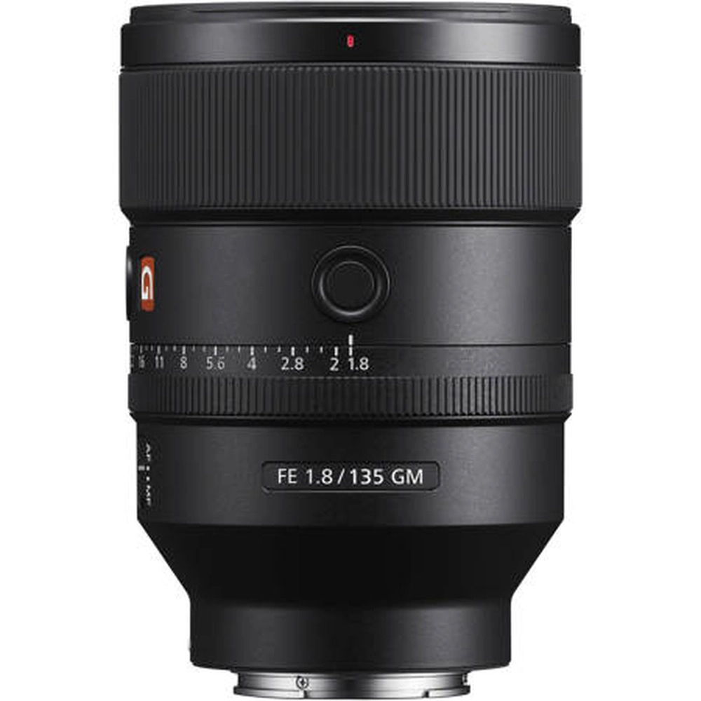 Sony FE 135mm f/1.8 GM: Lens (SEL135F18GM) + AOM Starter Bundle - international Version (International Version)