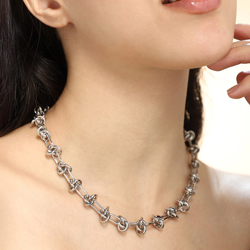 SOHI Women's The Knot-Link Chain Necklace - Metallic Silver