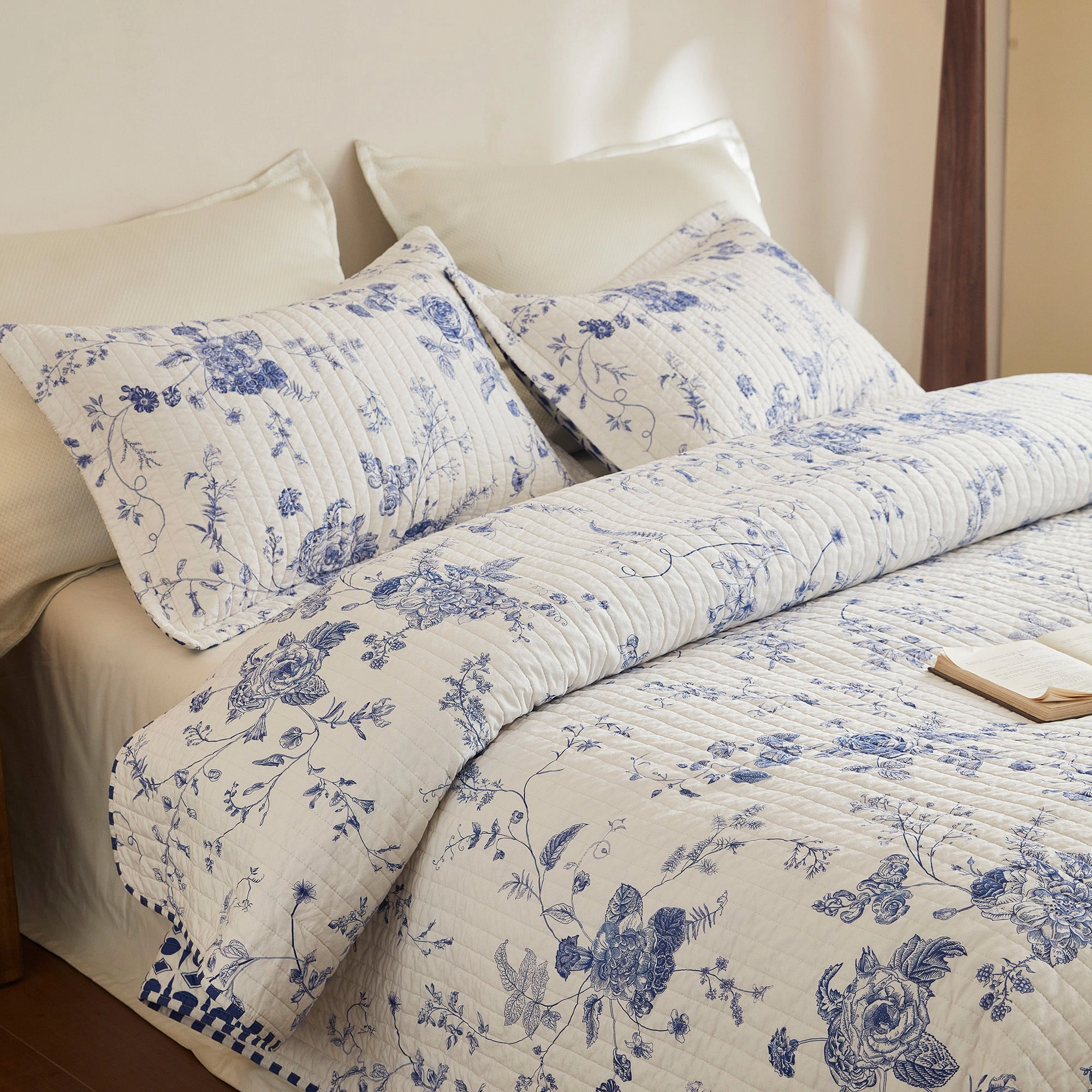 MarCielo 3 Pieces 100% Cotton Blue & White Floral Quilt Set – Farmhouse Bedspread Set