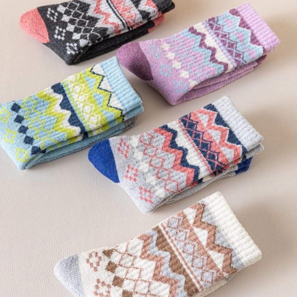 Wardrobe Whimsy 5 Pairs Womens Thermal Warm Winter Crew Cushion Socks