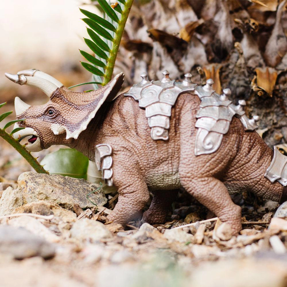 Safari Ltd. - Armored Triceratops Kids Prehistoric/Dinosaur Toy Figure