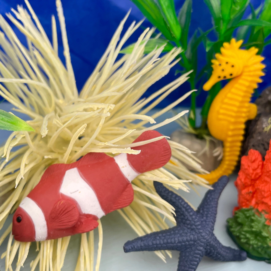 Safari Ltd. - Coral Reef TOOB - contains 11 Mini Figurines