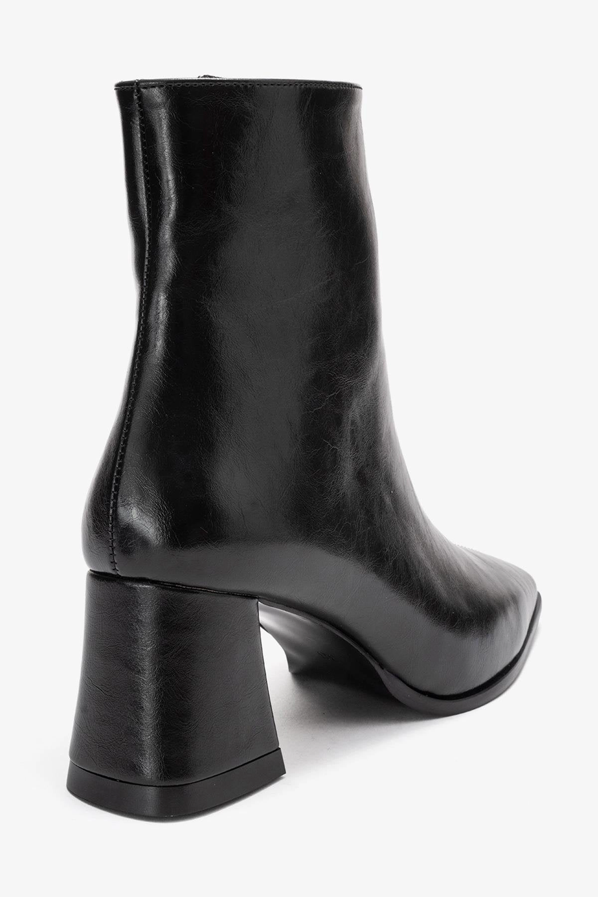 Prologue Shoes Womens Arven Block Heel Boot