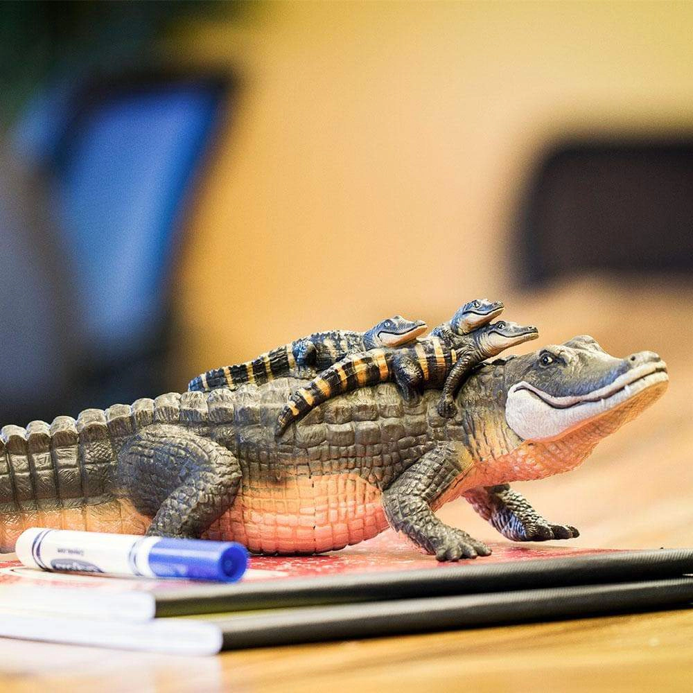 Safari Ltd. - Alligator with Babies Kids Toy Figure