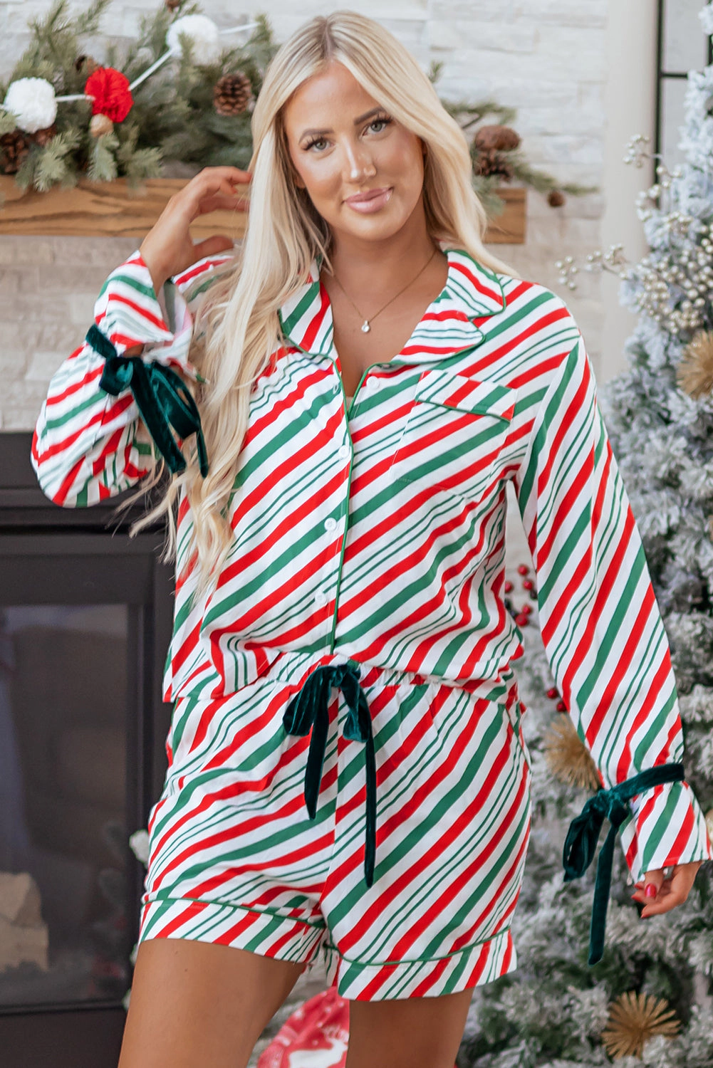 Threaded Pear Women's Tavy Christmas 2pcs Pajama Set
