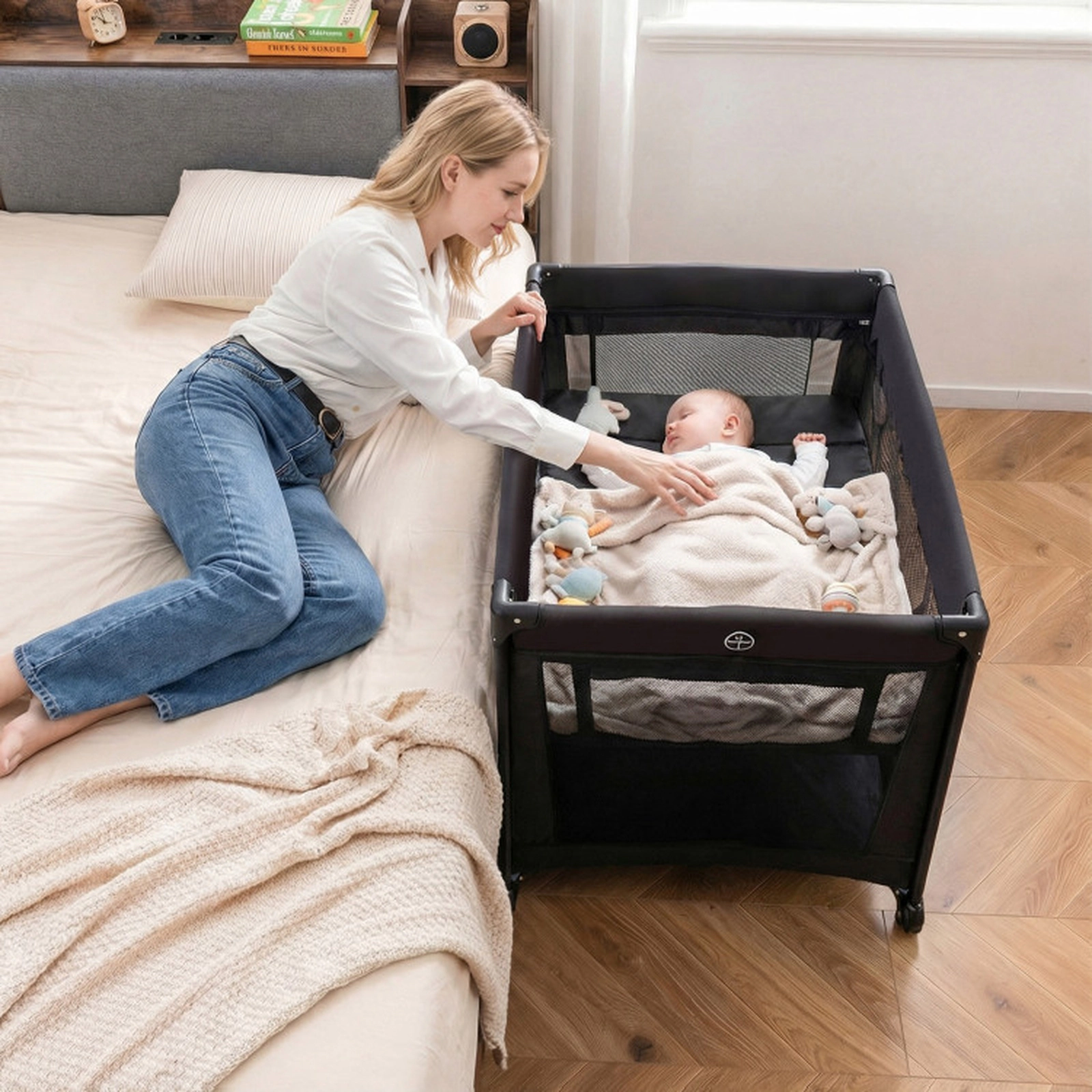 SUGIFT Baby 2-in-1 Bassinet Breathable Mesh Folding Travel Crib Playard 39-in x 27-in x 27.5-in 30-lb Capacity Black