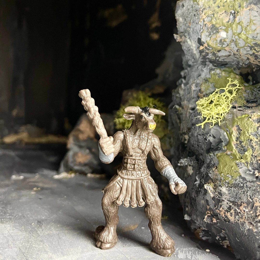 Safari Ltd. - Mythical Realms  TOOB - contains 8 Mini Figurines