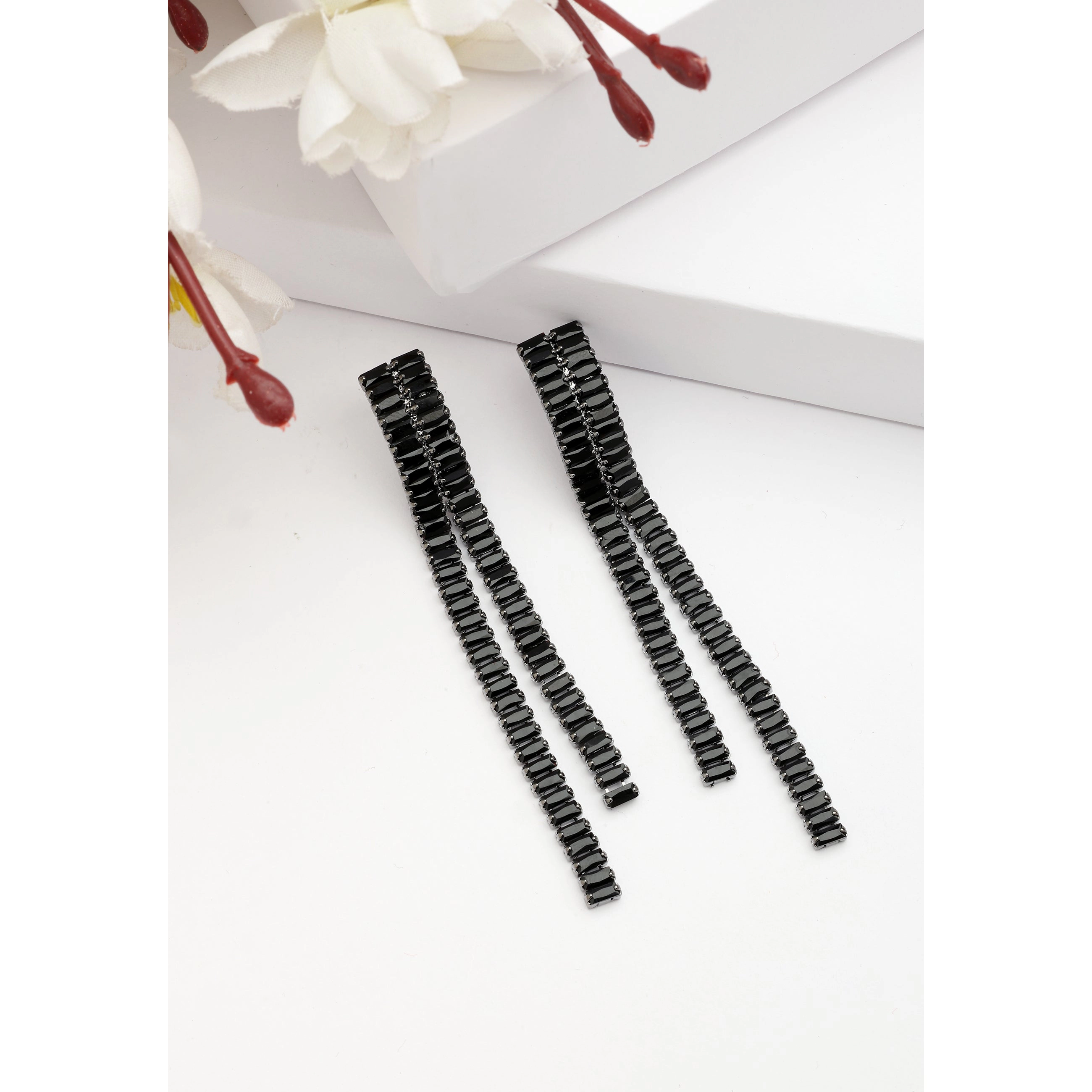 AGP PARIS Womens Diva Asymmetrical Dangle Drop Earrings