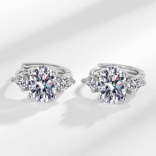 Wardrobe Whimsy Womens Round Cut Sparkling Three‑Stone Small Hoop Earrings