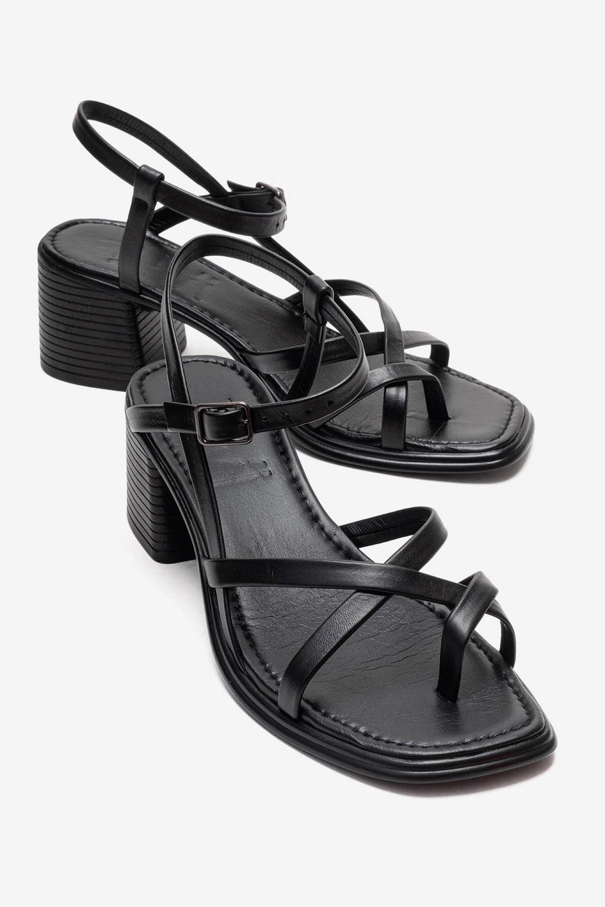 Forever & Always Womens Lavish Leather Block Heel Sandal