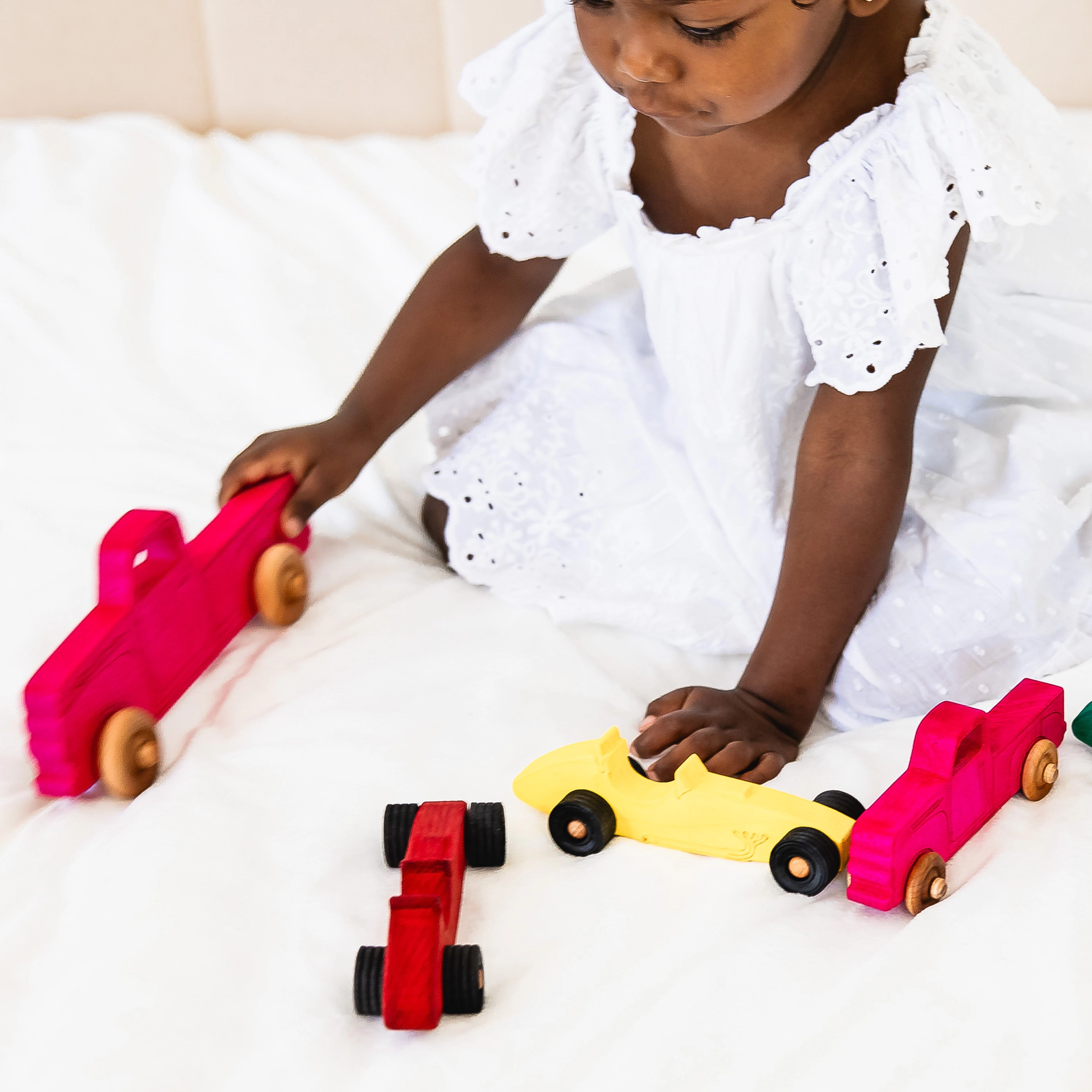 Montessori 5.5" Pink Wooden Pickup Truck for Toddlers 1–3 - Eco-Friendly Maple Wood Toy