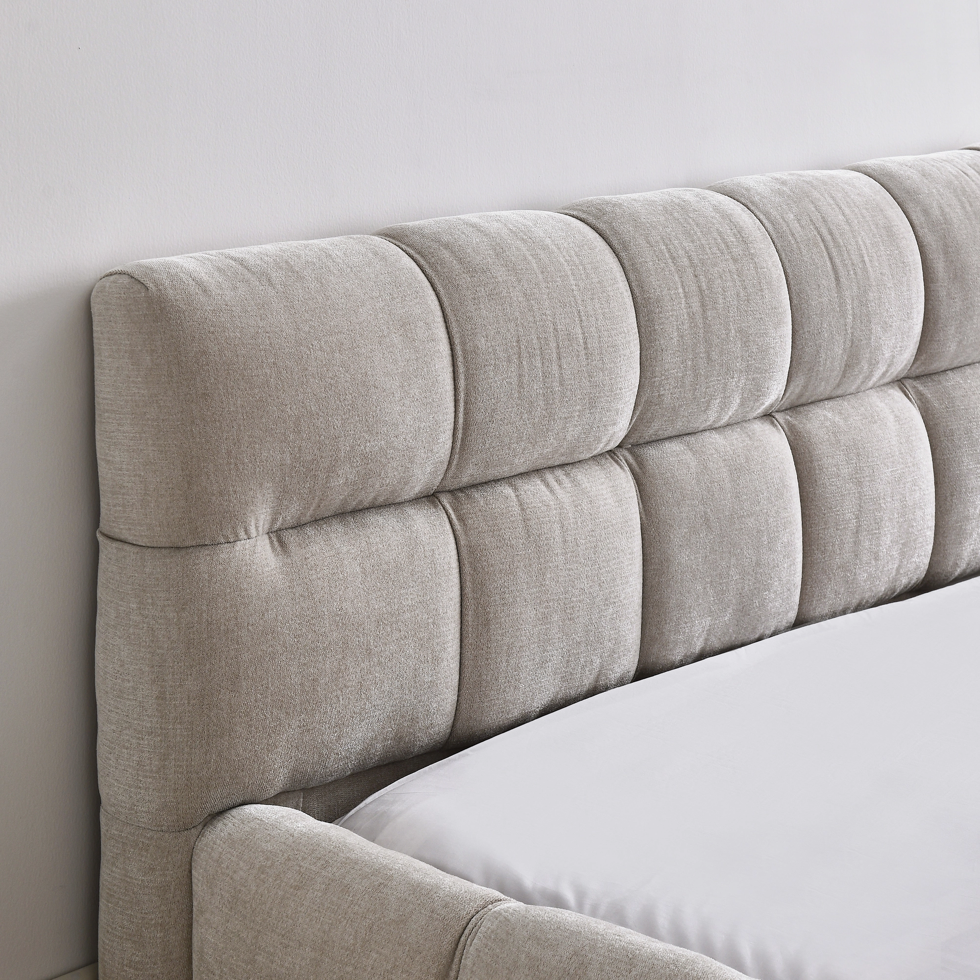 Flynama Queen Upholstered Platform Bed, Chenille Fabric with Headboard, Beige