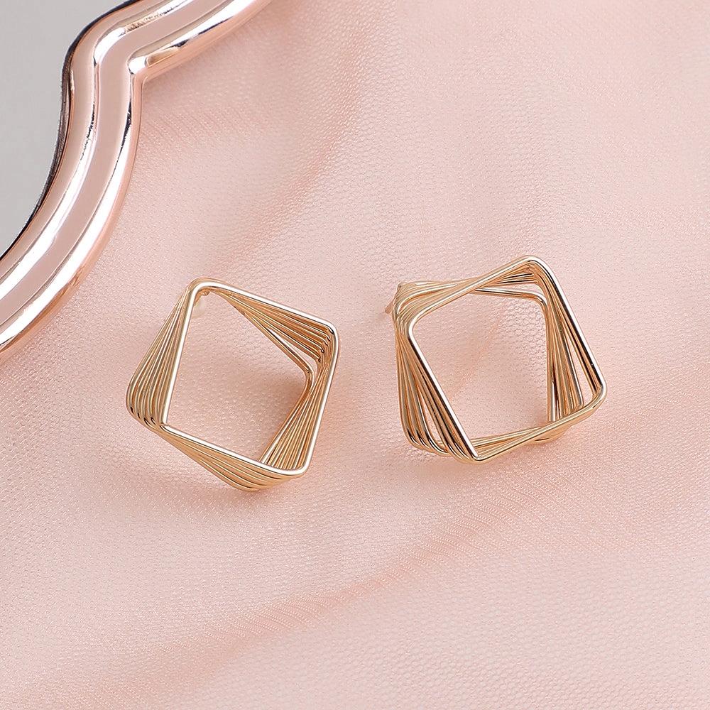 SOHI Women's Wired Drop Earrings