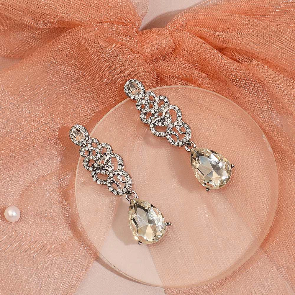 SOHI Women's Black Dazzling Drop Earrings