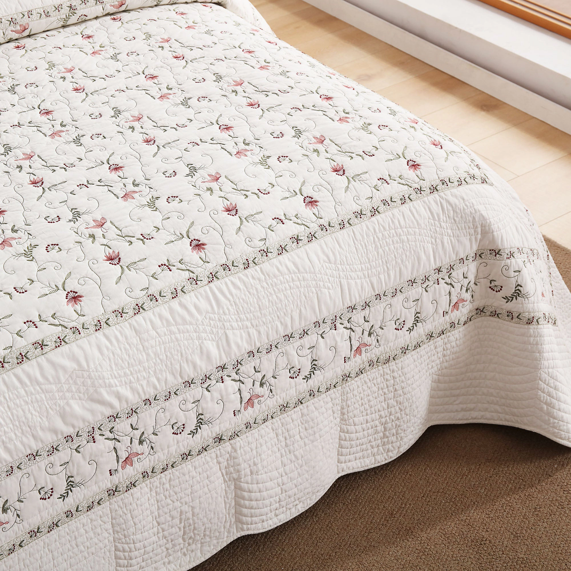 MarCielo 3 Piece Oversized 100% Cotton Embroidered Floral Quilt Bedspread Set