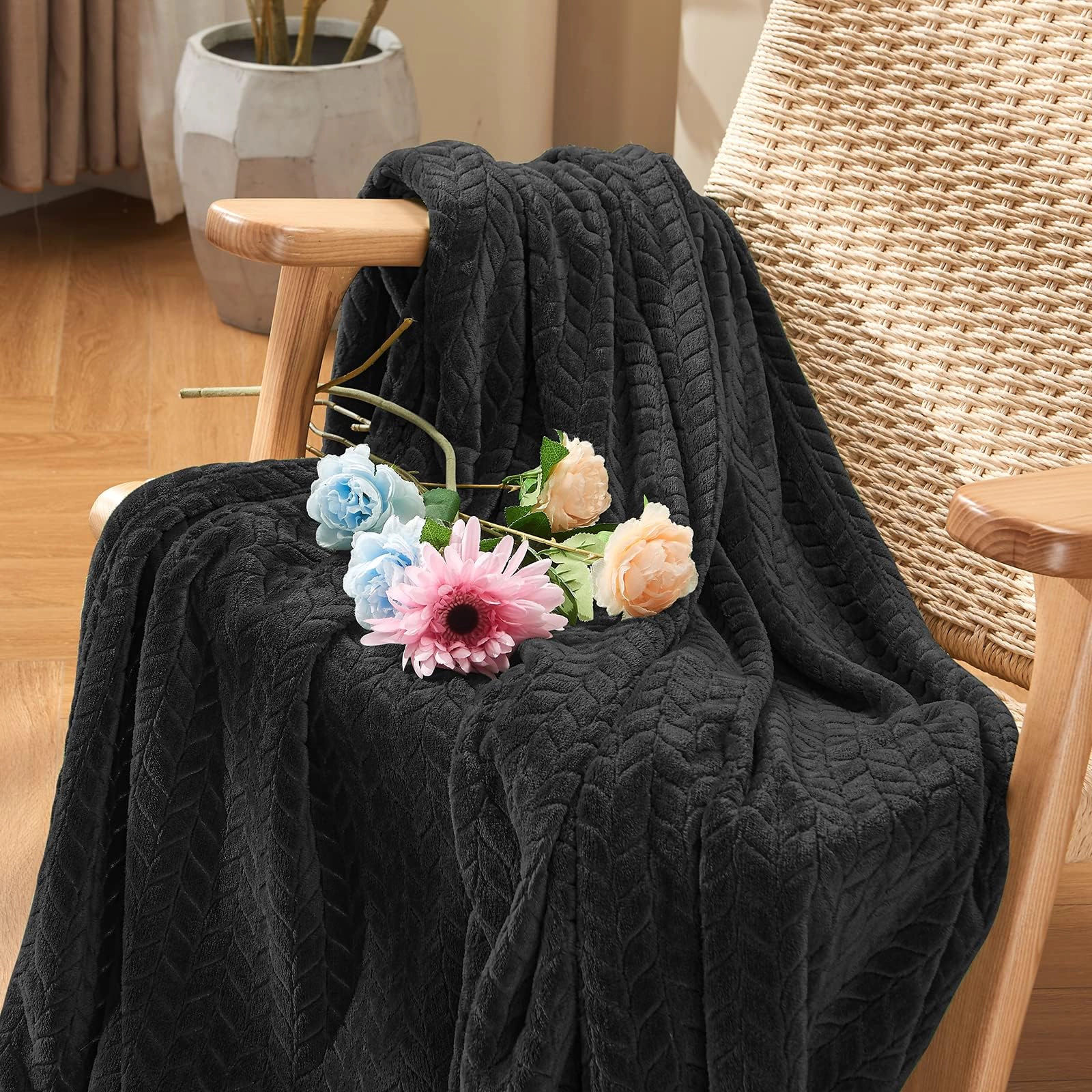 Queen Fleece Blanket Soft Flannel Washable Lightweight All Season