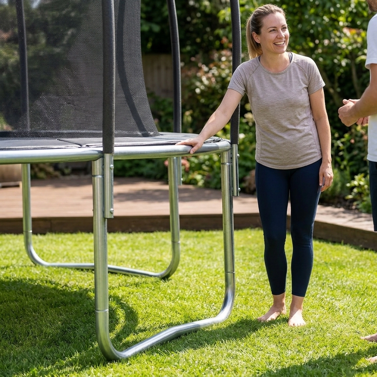 10-ft Outdoor Trampoline Safety Enclosure Net Ladder 880-lb Static Capacity Heavy-Duty Galvanized Trampoline Black