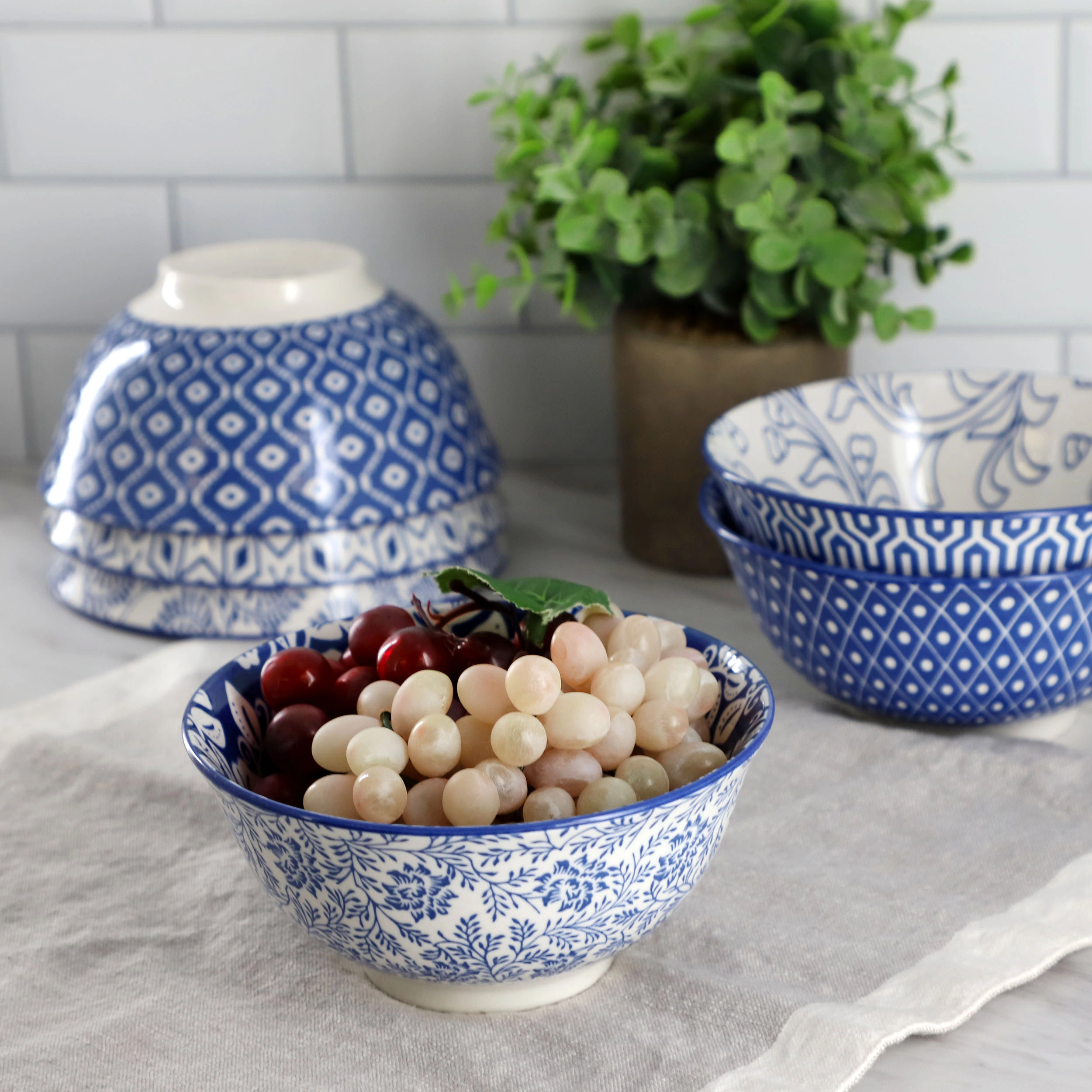 Elama Moxy 6 Piece Assorted Design 20oz Porcelain Footed Bowl Set in Blue